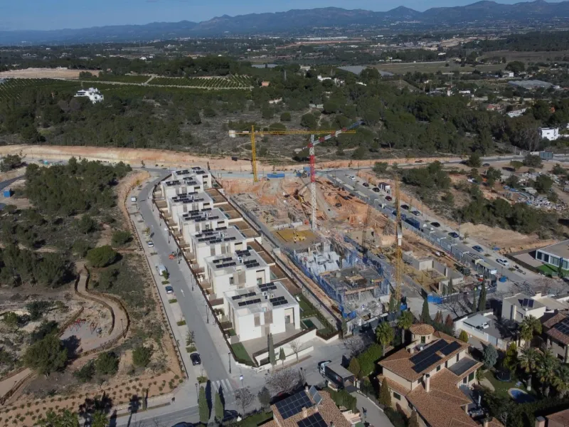 EXCLUSIVOS CHALETS ADOSADOS EN CAMPOLIVAR-GODELLA