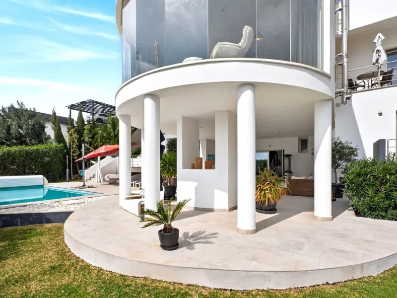 Luxuriöse moderne Villa