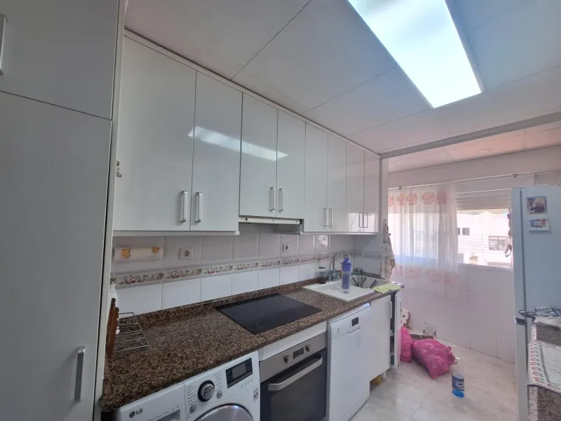 PISO AMPLIO Y LUMINOSO CON ASCENSOR EN PINTOR GISBERT - SAN BLAS