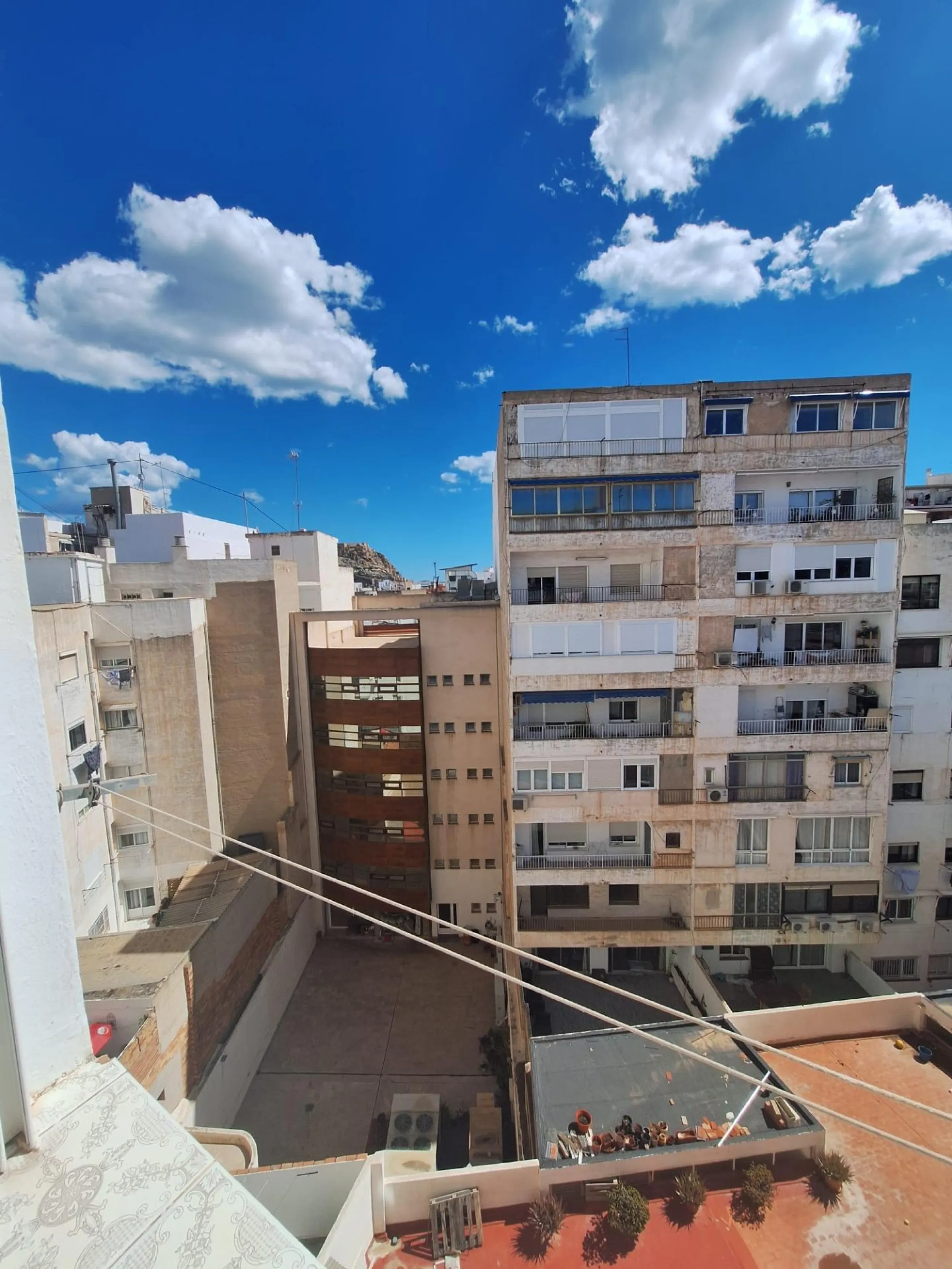 PISO AMPLIO Y LUMINOSO CON ASCENSOR EN PINTOR GISBERT - SAN BLAS