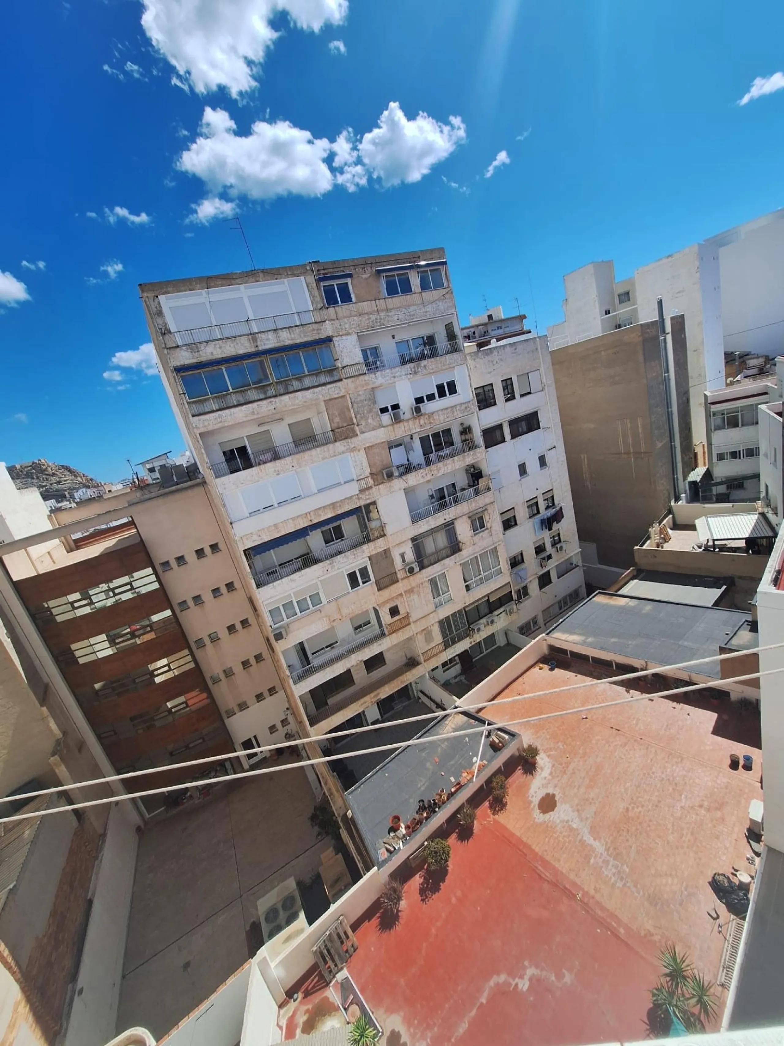 PISO AMPLIO Y LUMINOSO CON ASCENSOR EN PINTOR GISBERT - SAN BLAS