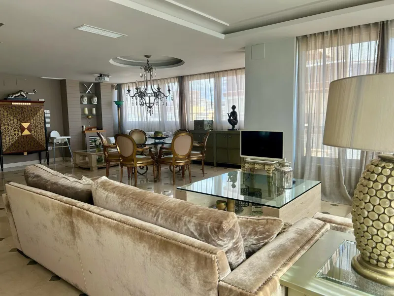 🏖️ Piso de Lujo en Primera Línea de Playa Levante – Vistas de Ensueño 🌅