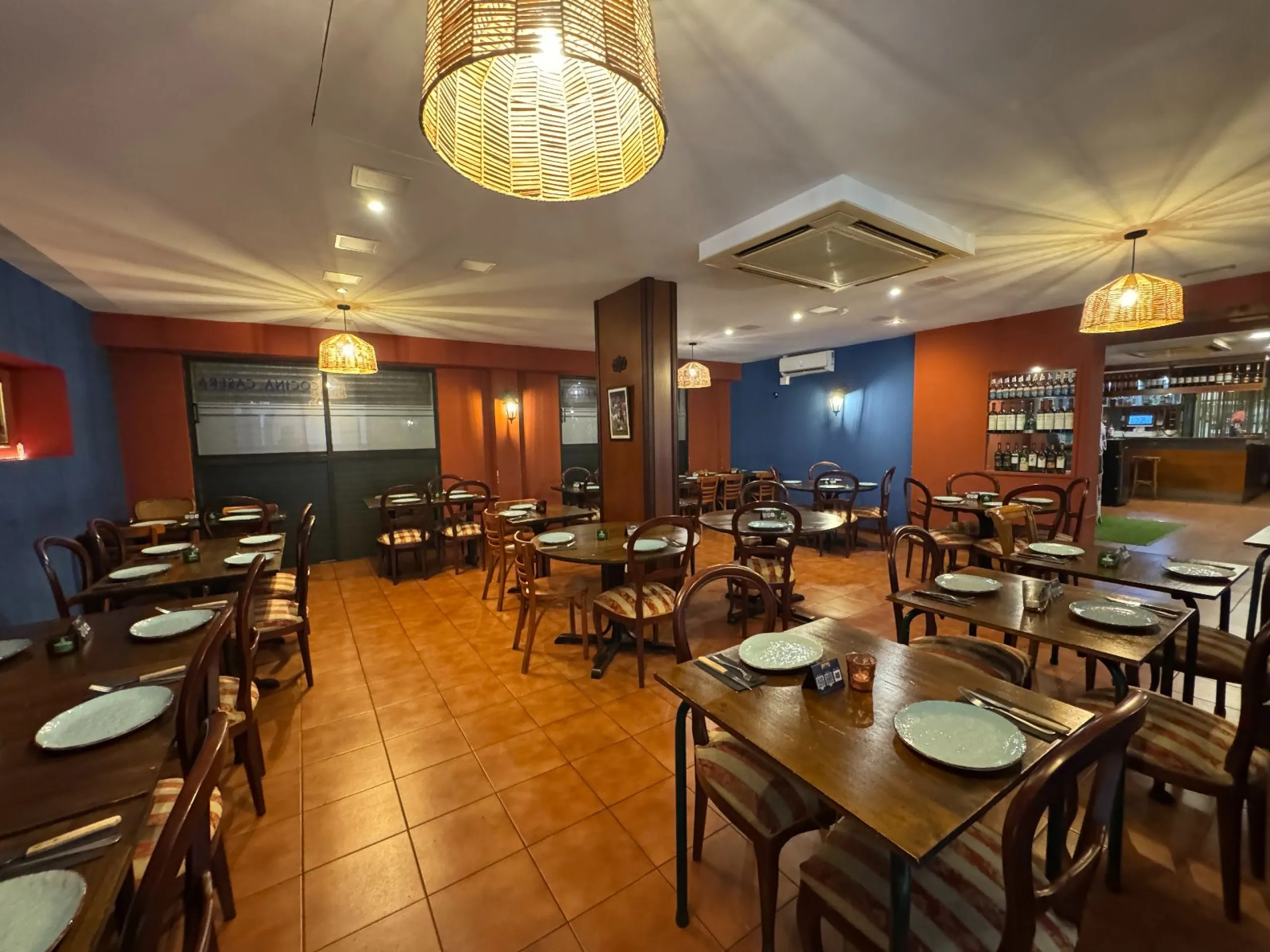 Operating Restaurant in La Barceloneta, Barcelona