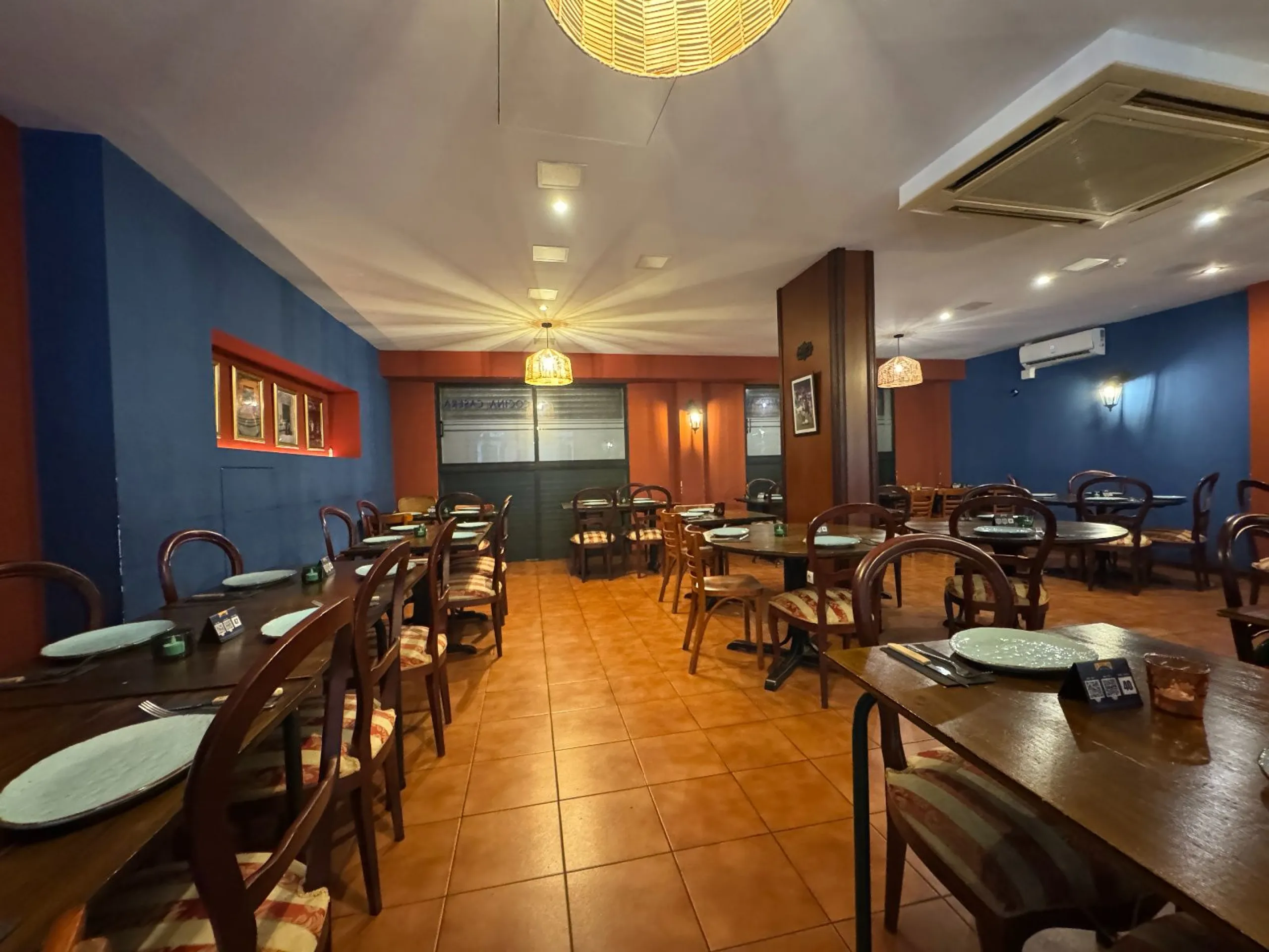 Operating Restaurant in La Barceloneta, Barcelona