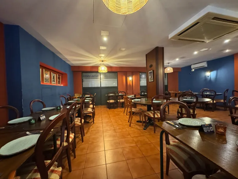 Operating Restaurant in La Barceloneta, Barcelona