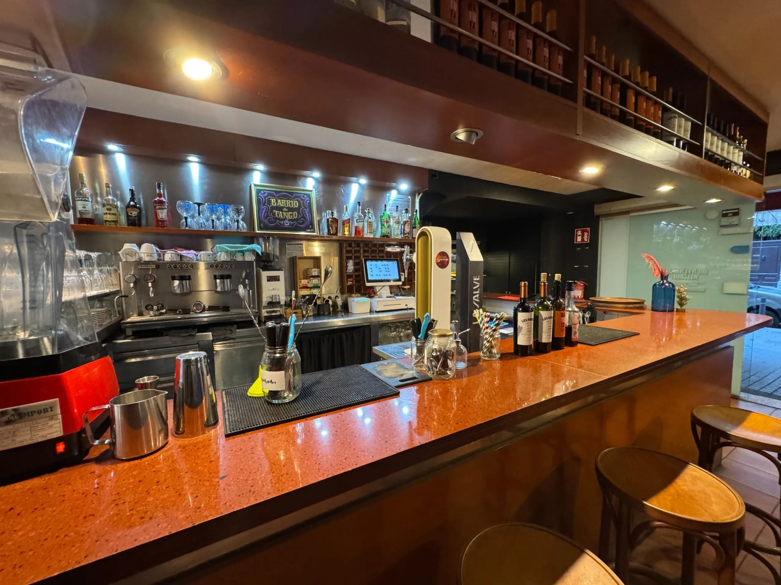Operating Restaurant in La Barceloneta, Barcelona