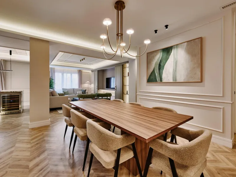 LUXURIOUS SMART HOME FOR SALE IN THE SALAMANCA NEIGHBORHOOD