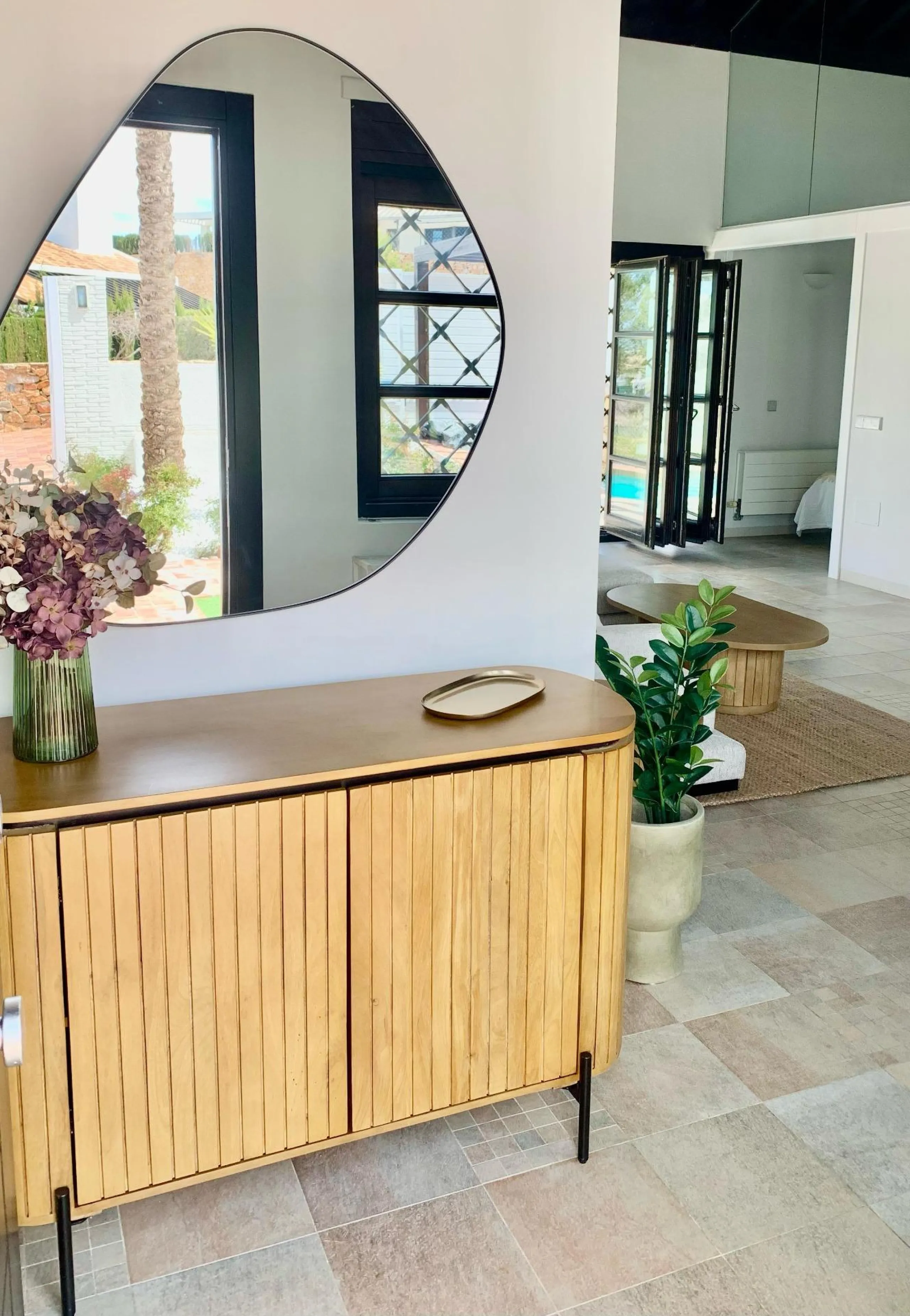 Maravillosa villa adosada en primera línea de golf con piscina privada .
