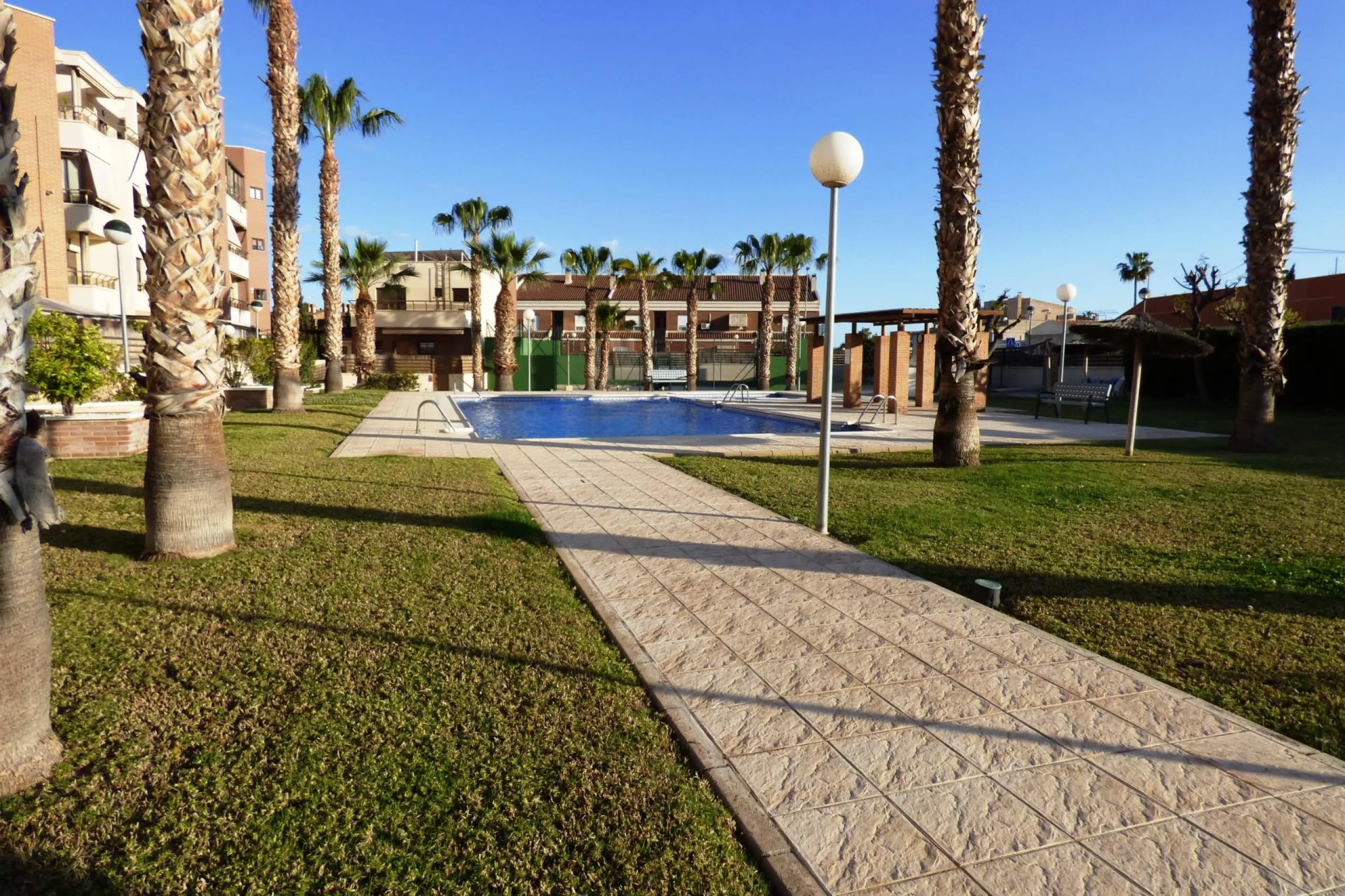 ENCANTADORA PLANTA BAJA EN SAN JUAN CON GRAN TERRAZA