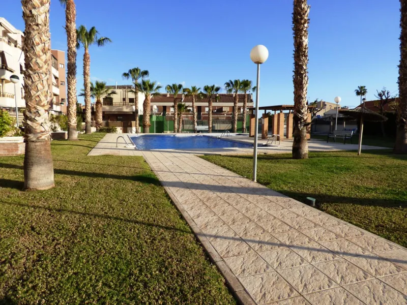 ENCANTADORA PLANTA BAJA EN SAN JUAN CON GRAN TERRAZA