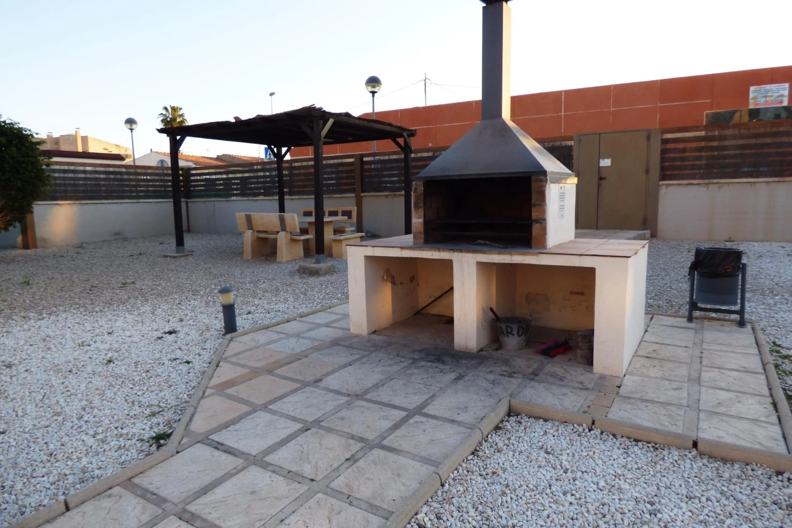 ENCANTADORA PLANTA BAJA EN SAN JUAN CON GRAN TERRAZA