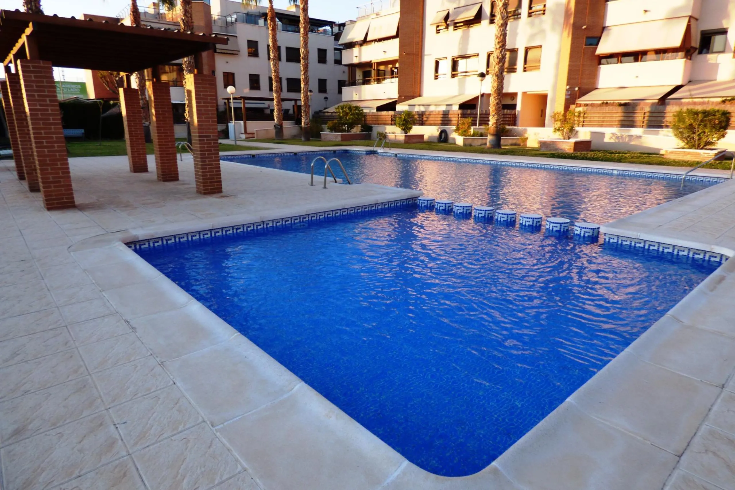 ENCANTADORA PLANTA BAJA EN SAN JUAN CON GRAN TERRAZA