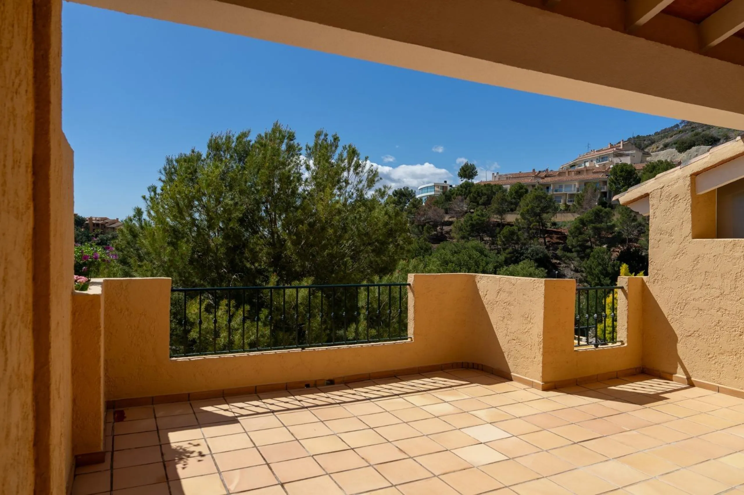 Encantadora casa adosada con vistas al mar en Altea Mascarat