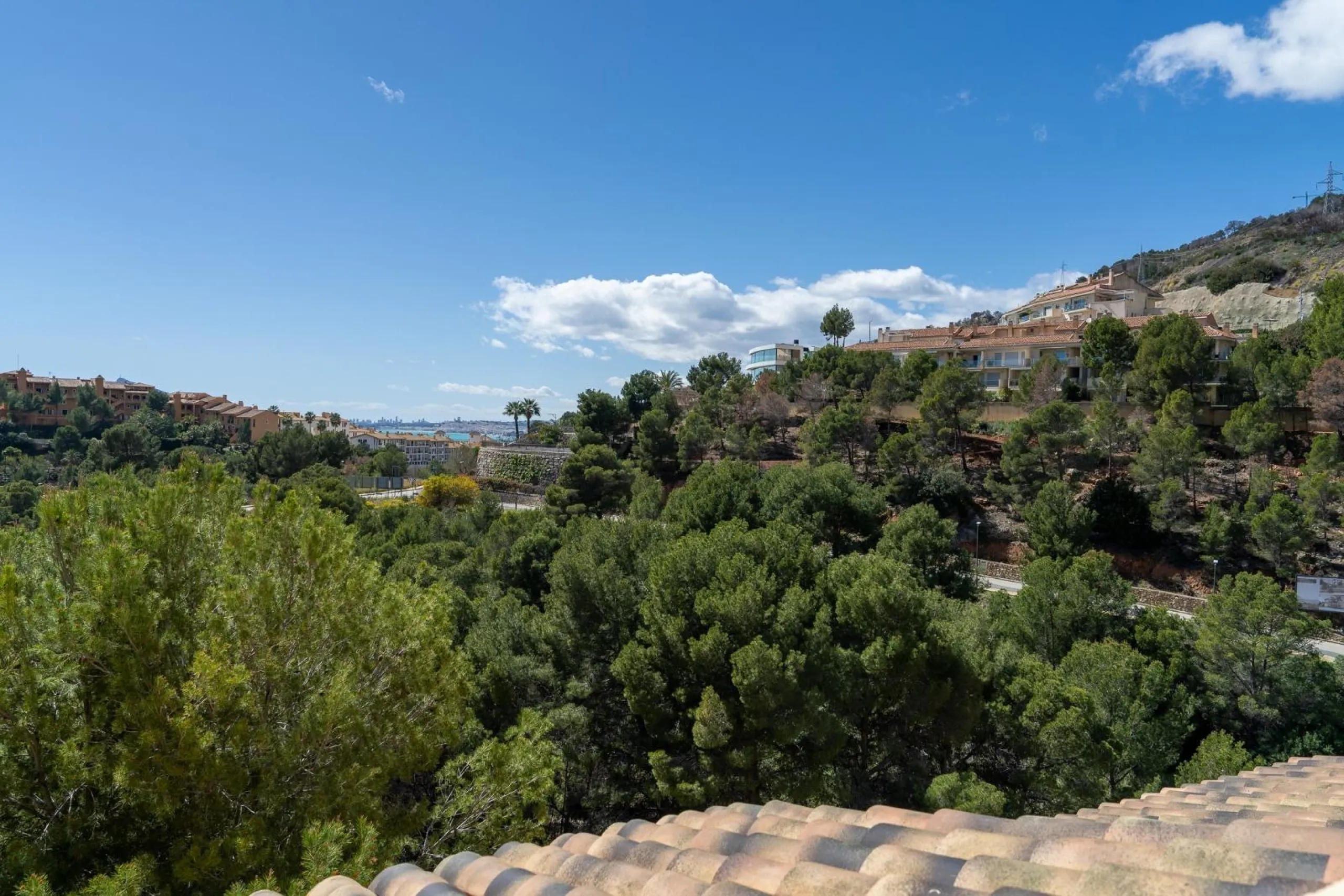 Encantadora casa adosada con vistas al mar en Altea Mascarat