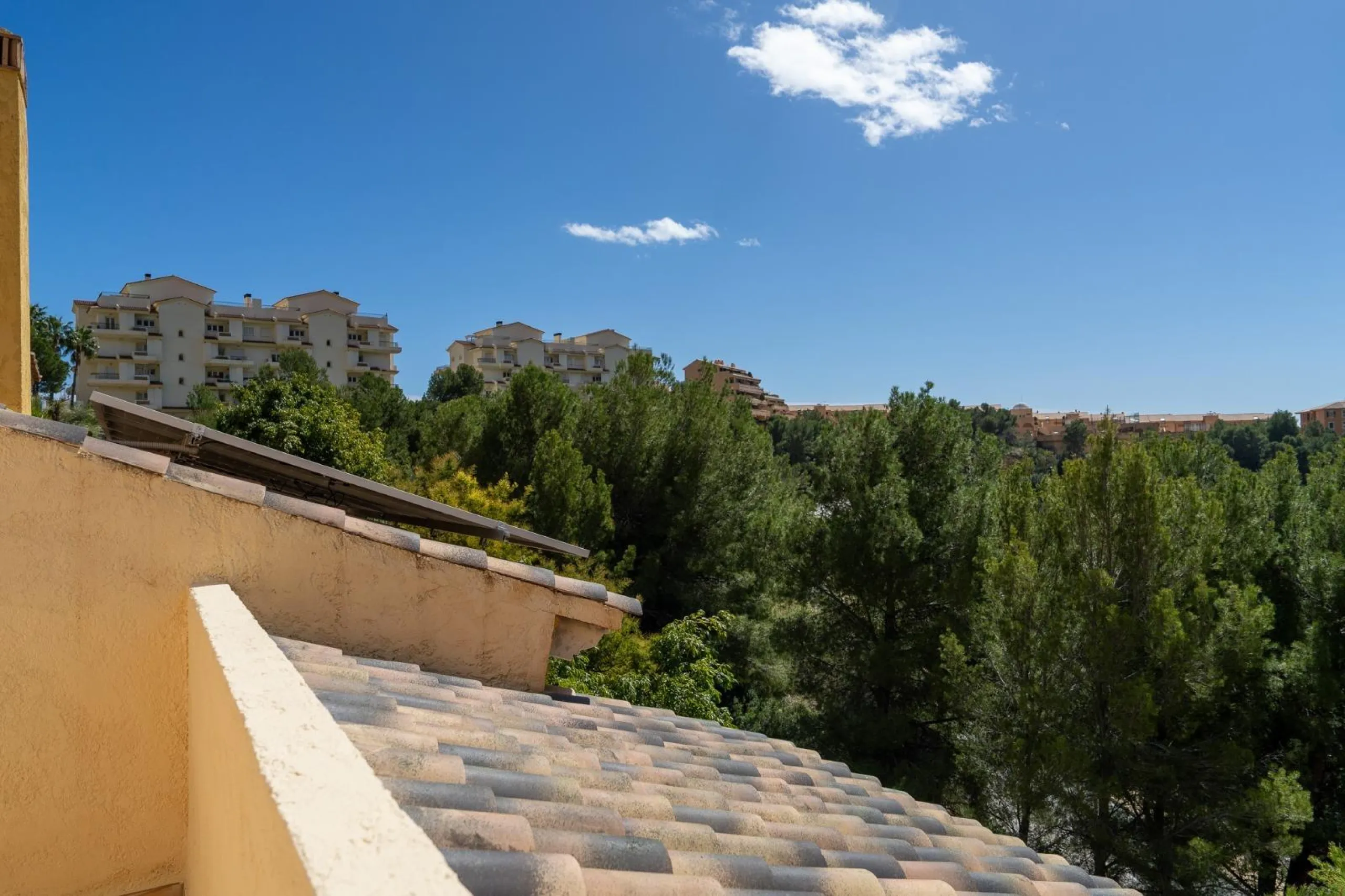 Encantadora casa adosada con vistas al mar en Altea Mascarat