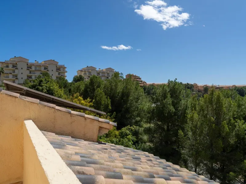 Encantadora casa adosada con vistas al mar en Altea Mascarat