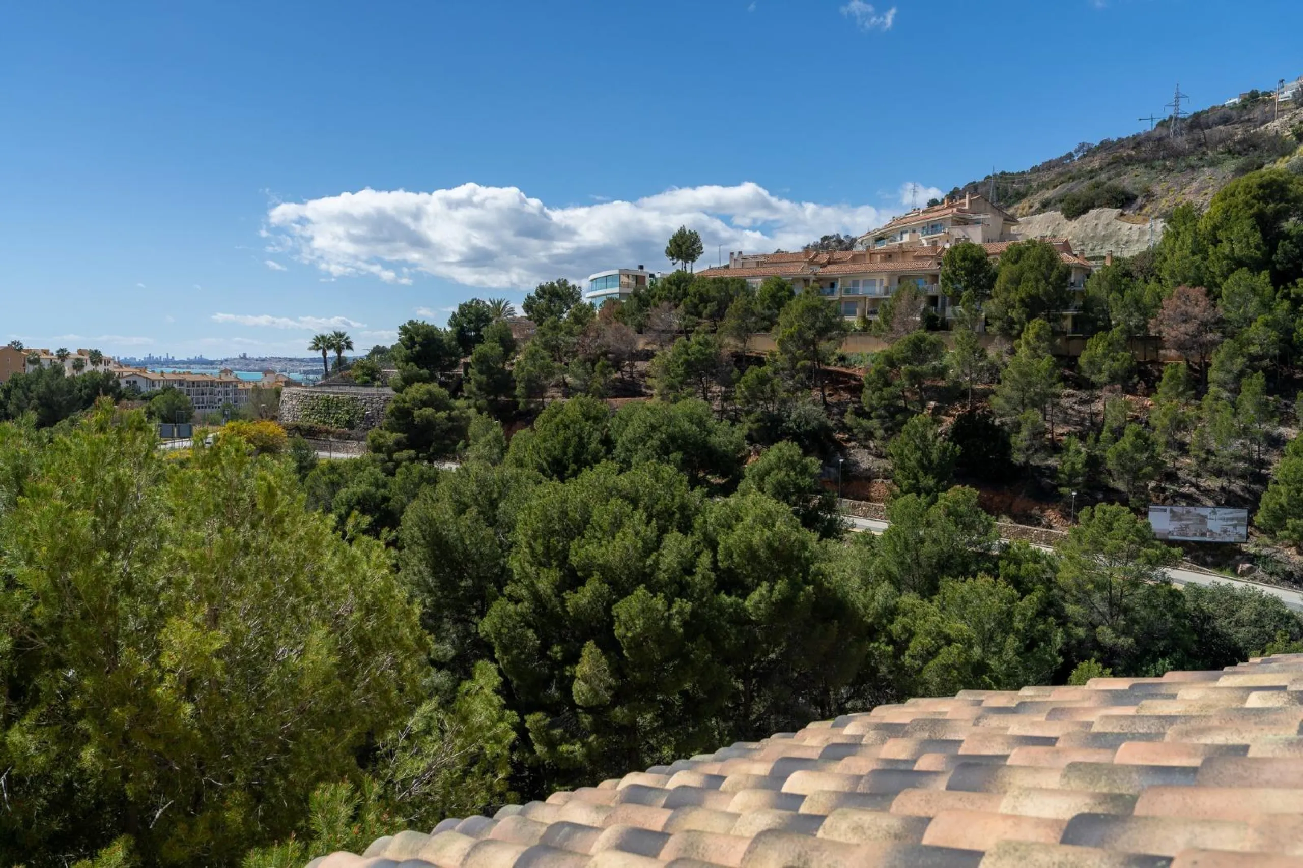 Encantadora casa adosada con vistas al mar en Altea Mascarat
