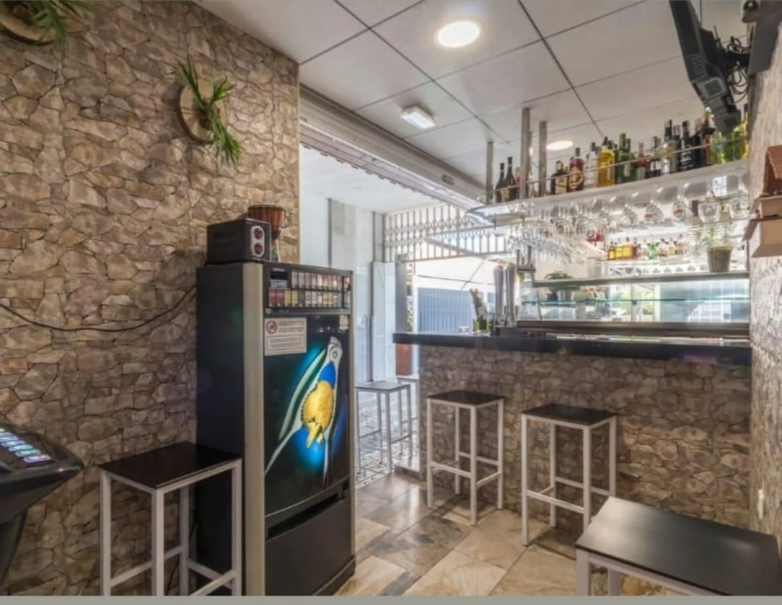 TABERNA EN PLENO FUNCIONAMIENTO LISTA PARA ENTRAR