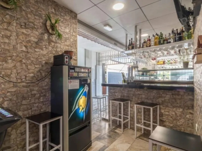 TABERNA EN PLENO FUNCIONAMIENTO LISTA PARA ENTRAR
