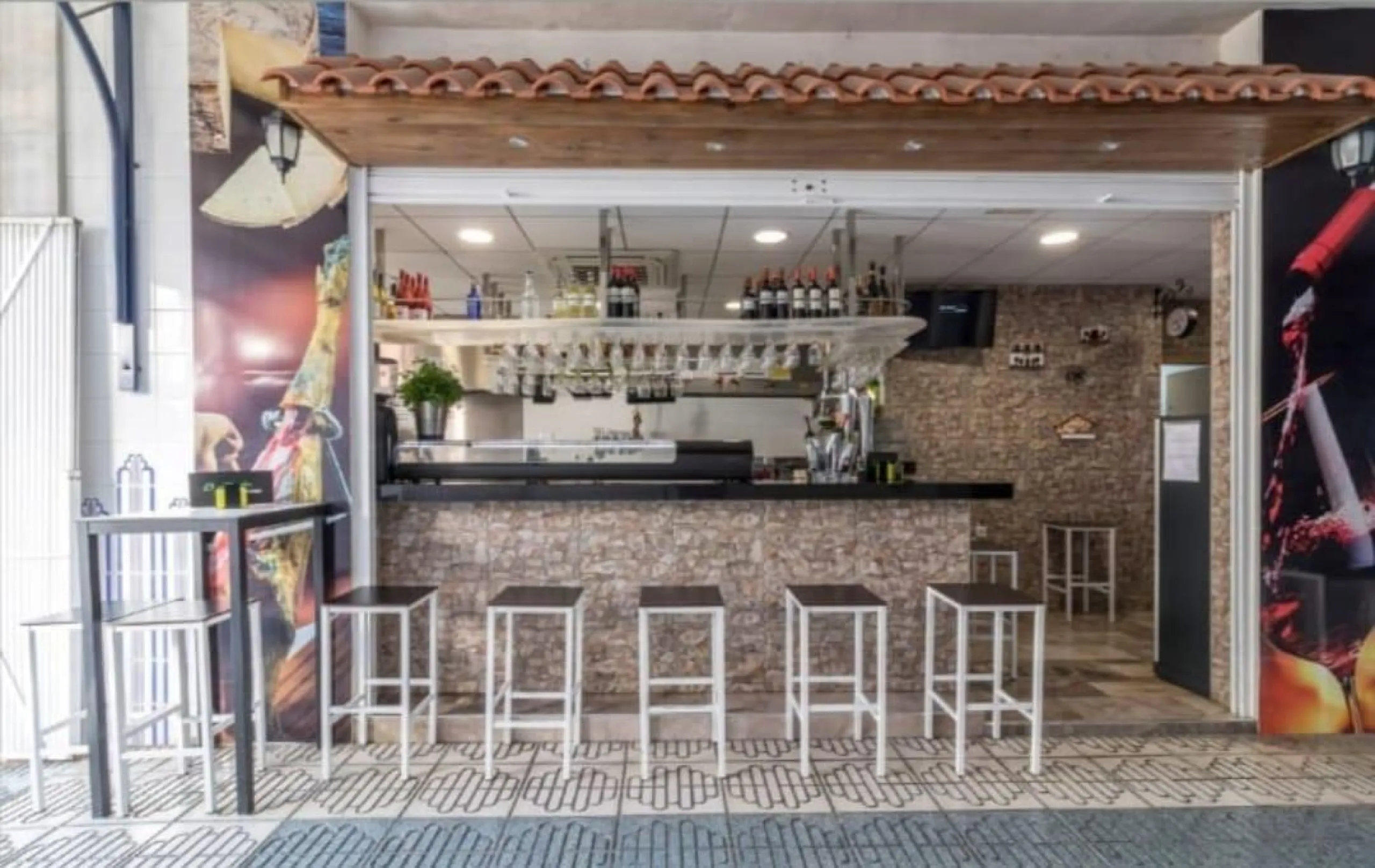TABERNA EN PLENO FUNCIONAMIENTO LISTA PARA ENTRAR
