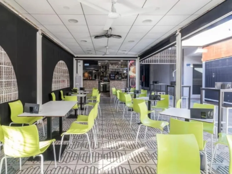 TABERNA EN PLENO FUNCIONAMIENTO LISTA PARA ENTRAR