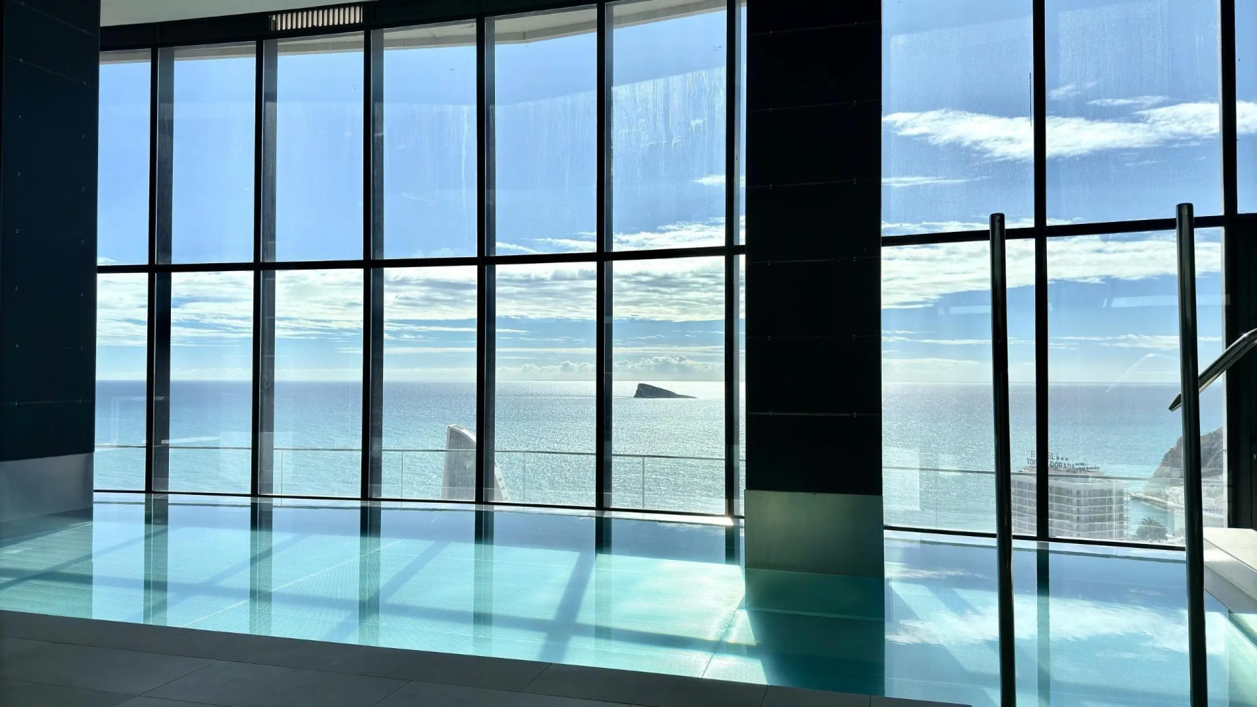 🌊✨ Apartamento de Lujo en Venta con Impresionantes Vistas al Mar ✨🌊