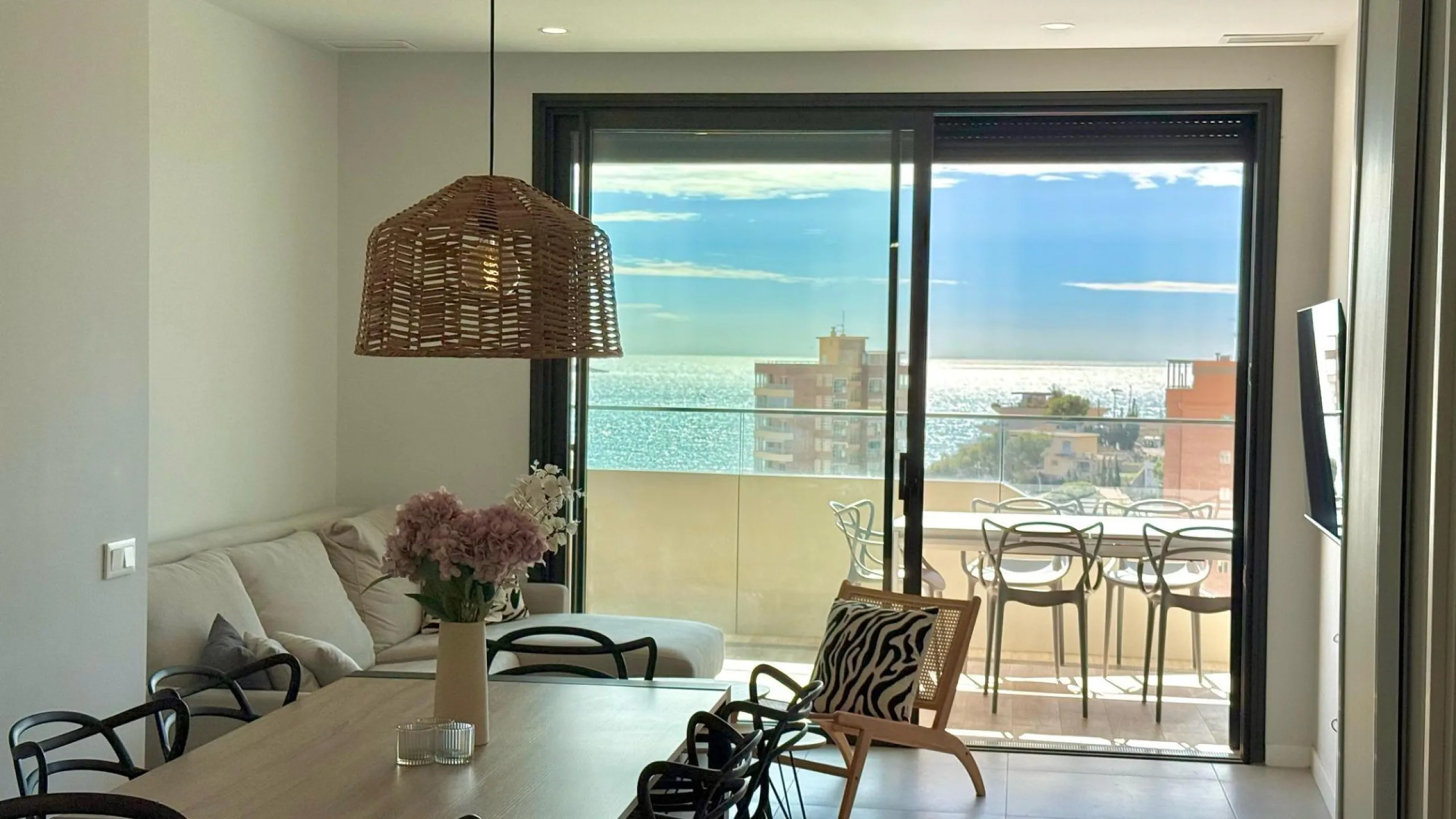🌊✨ Apartamento de Lujo en Venta con Impresionantes Vistas al Mar ✨🌊