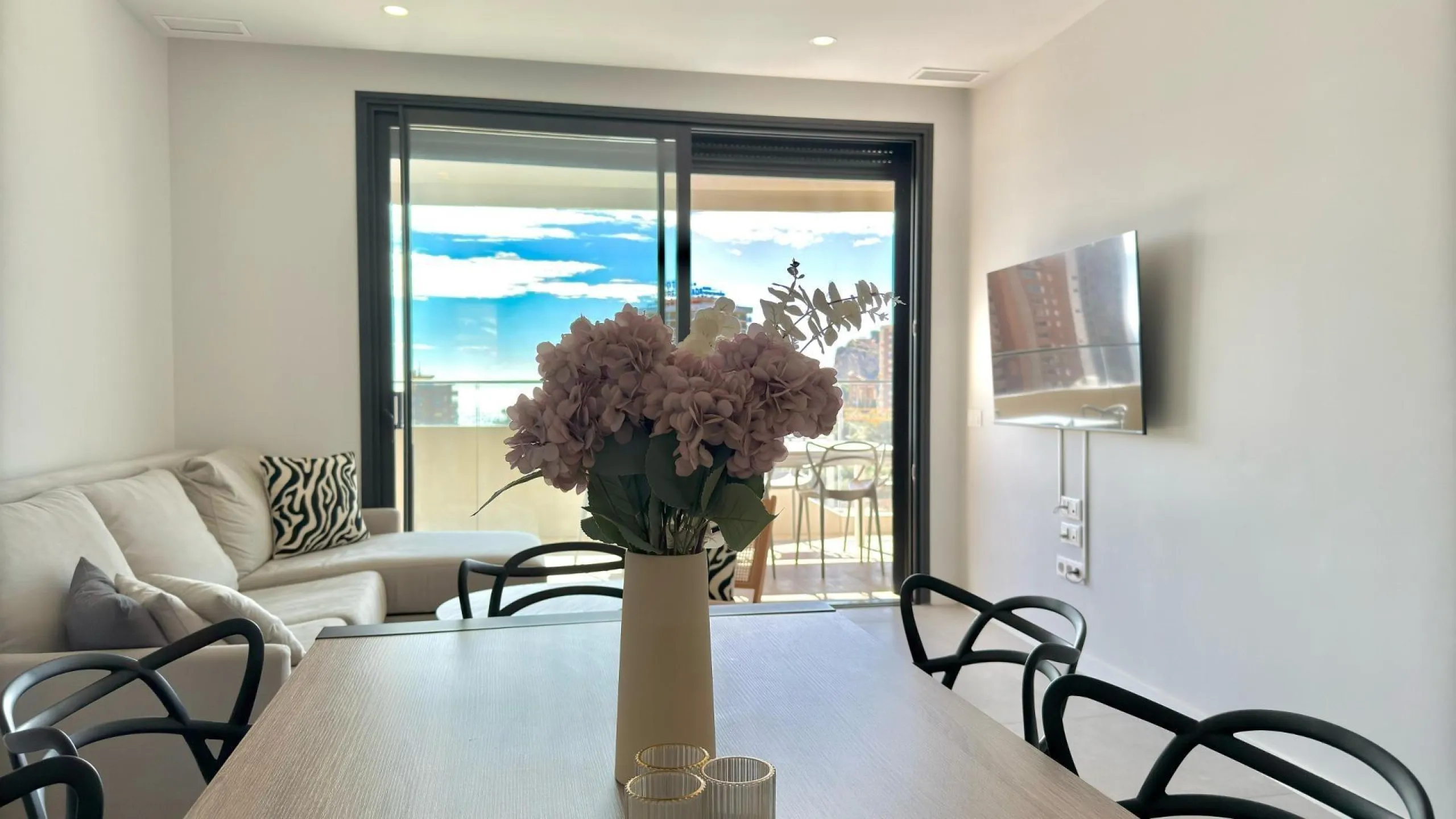 🌊✨ Apartamento de Lujo en Venta con Impresionantes Vistas al Mar ✨🌊