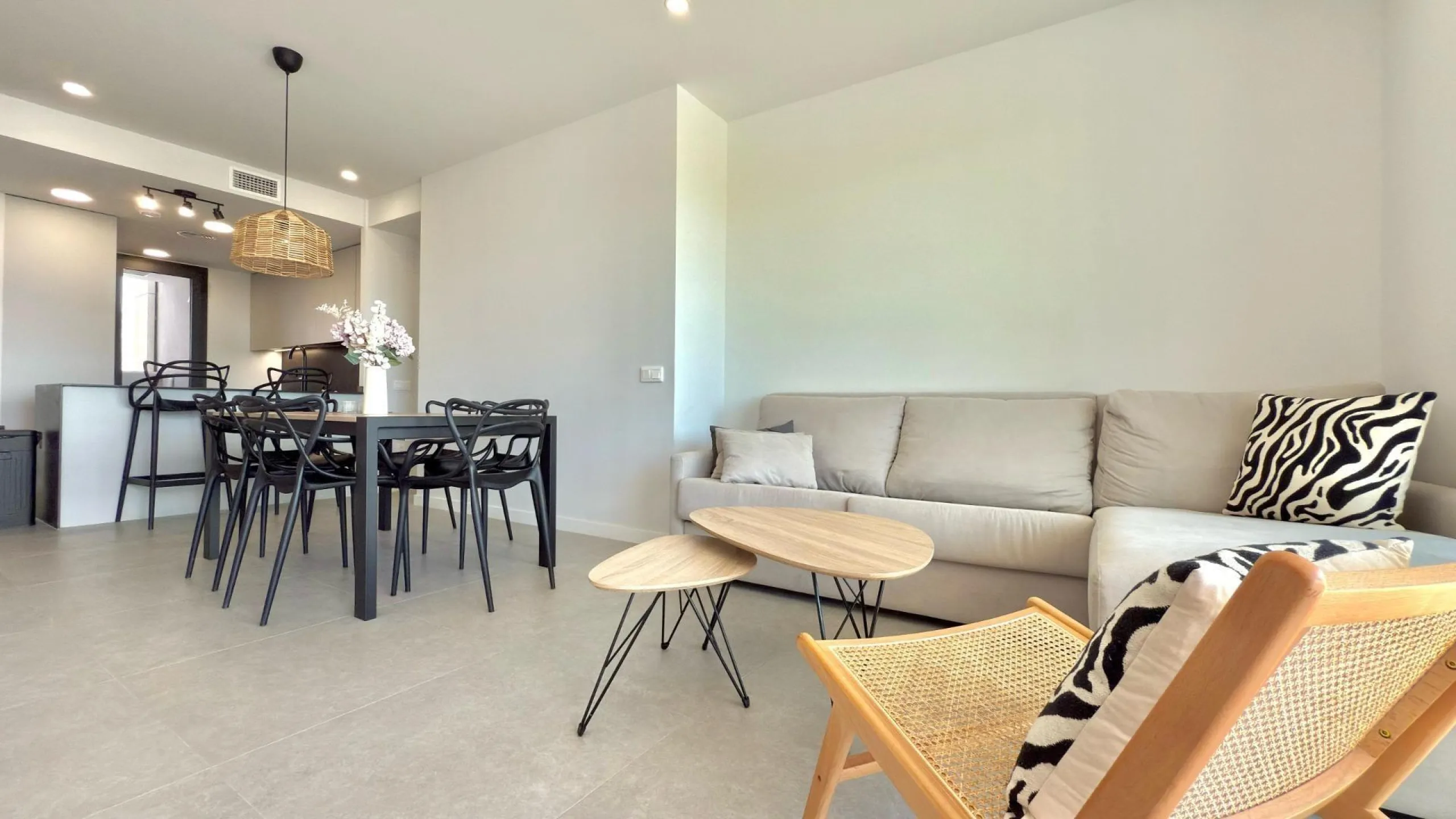🌊✨ Apartamento de Lujo en Venta con Impresionantes Vistas al Mar ✨🌊