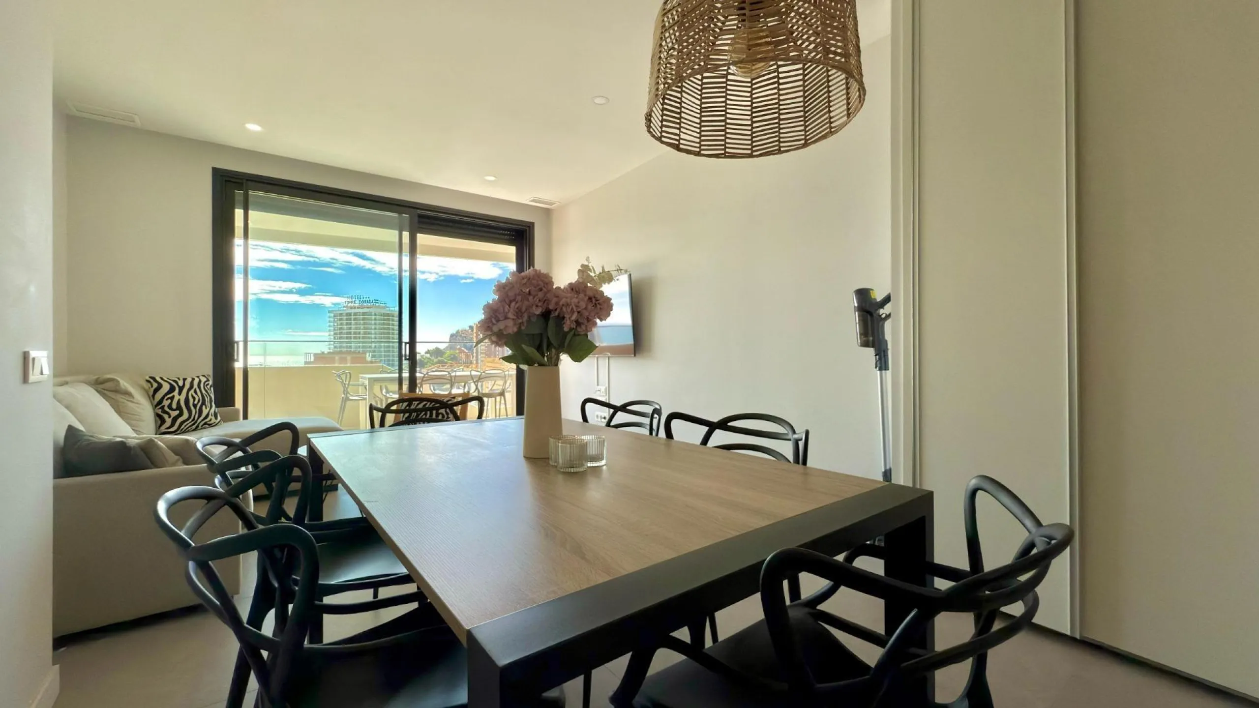 🌊✨ Apartamento de Lujo en Venta con Impresionantes Vistas al Mar ✨🌊