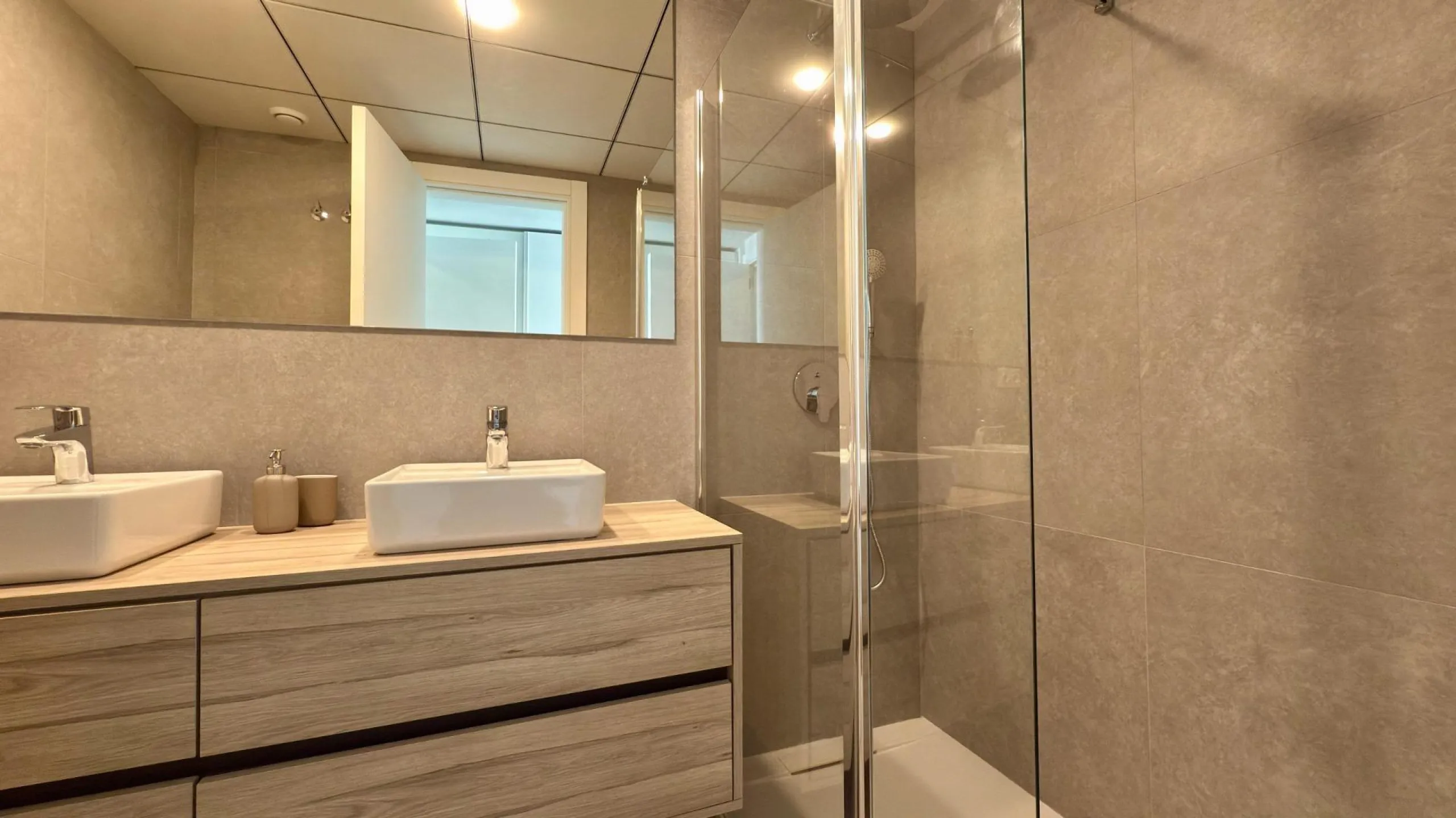 🌊✨ Apartamento de Lujo en Venta con Impresionantes Vistas al Mar ✨🌊