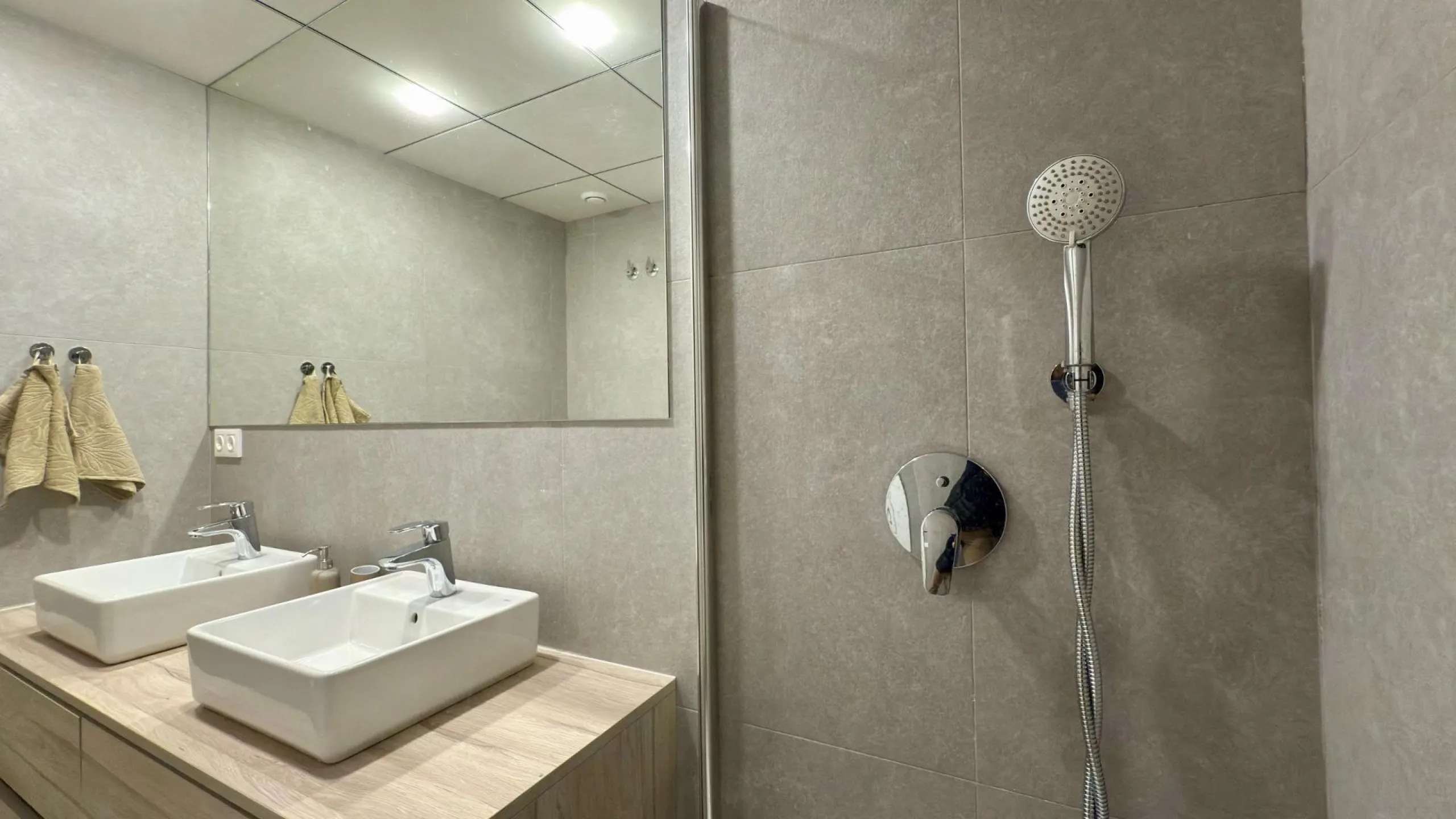 🌊✨ Apartamento de Lujo en Venta con Impresionantes Vistas al Mar ✨🌊