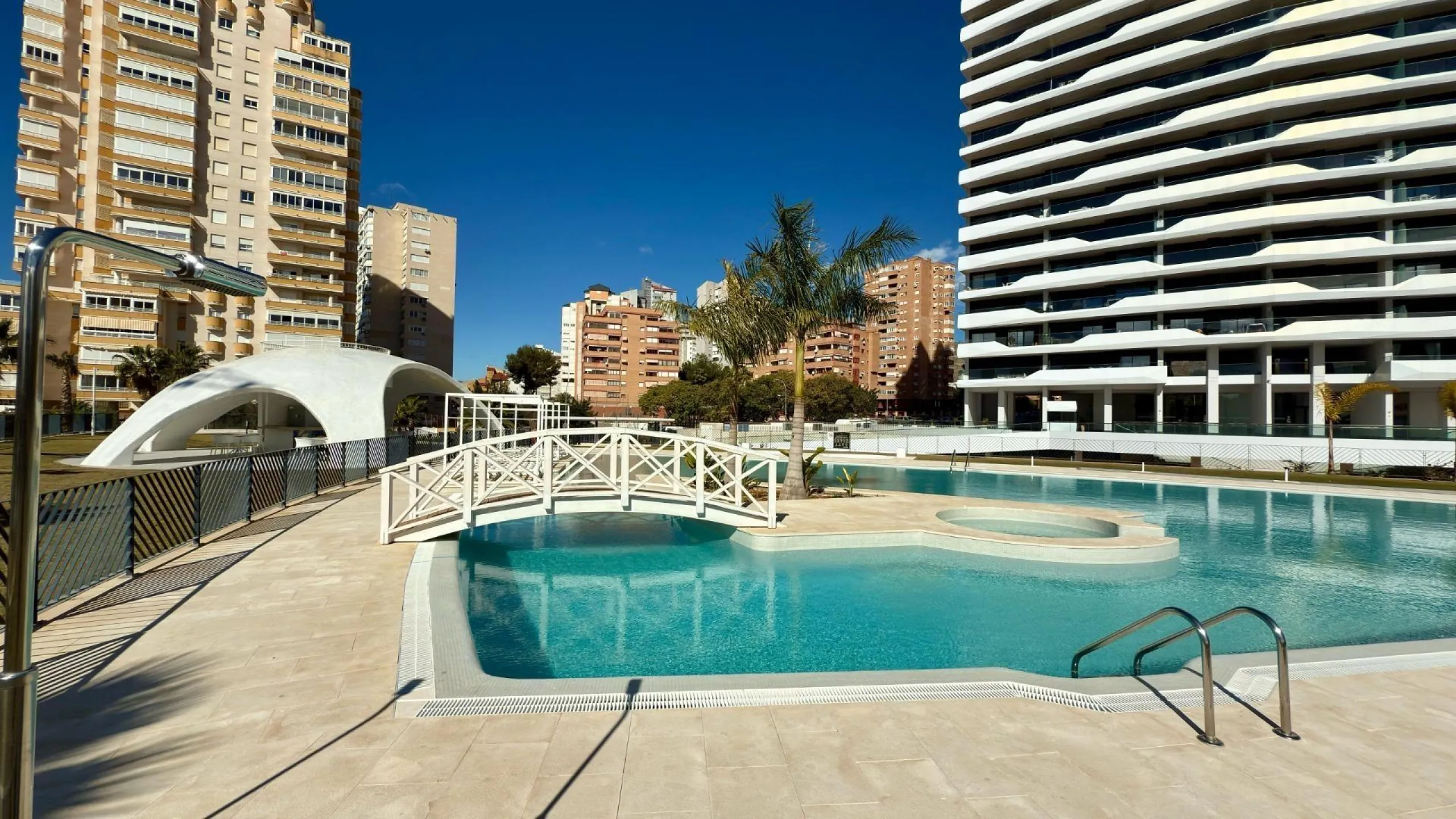 🌊✨ Apartamento de Lujo en Venta con Impresionantes Vistas al Mar ✨🌊
