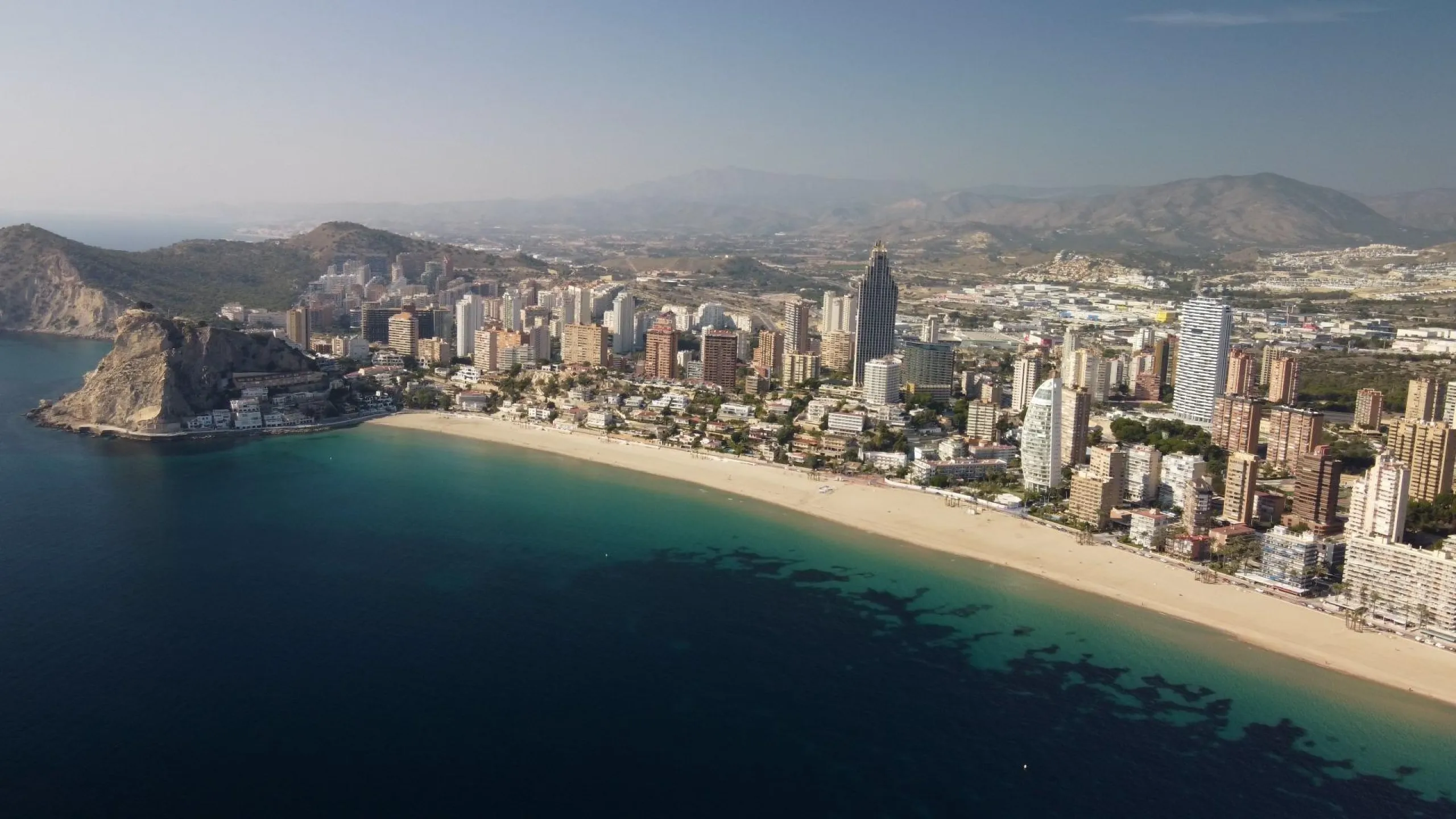 🌊✨ Apartamento de Lujo en Venta con Impresionantes Vistas al Mar ✨🌊