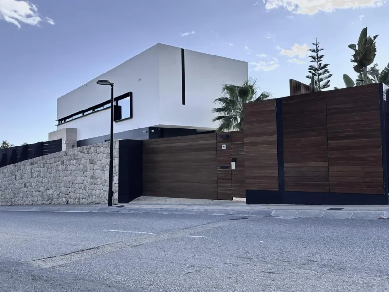 Unique Villa in Sierra Cortina