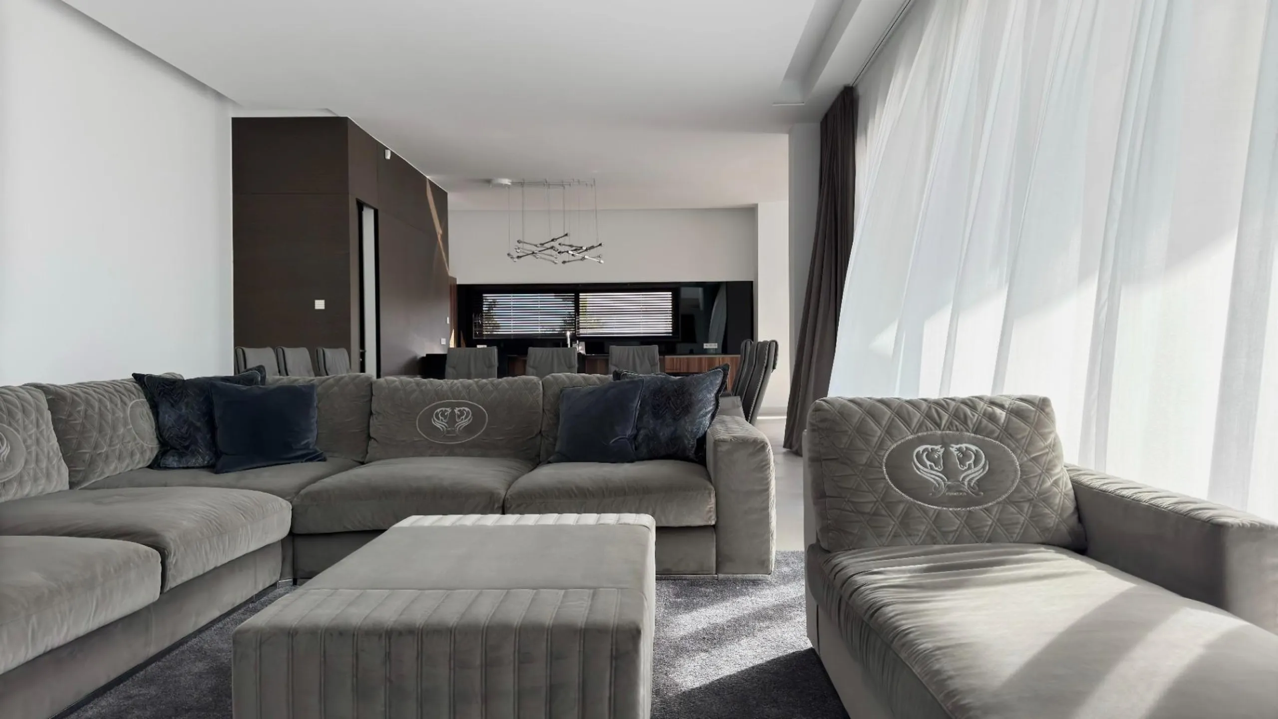 Unique Villa in Sierra Cortina