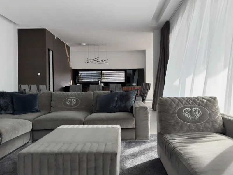 Unique Villa in Sierra Cortina