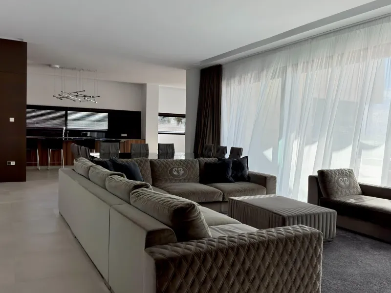 Unique Villa in Sierra Cortina