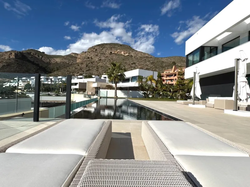 Unique Villa in Sierra Cortina