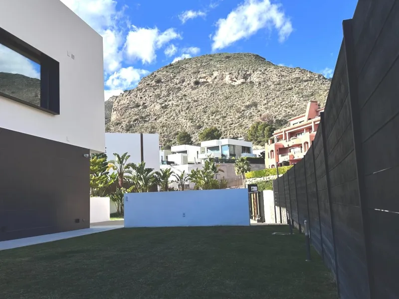 Unique Villa in Sierra Cortina