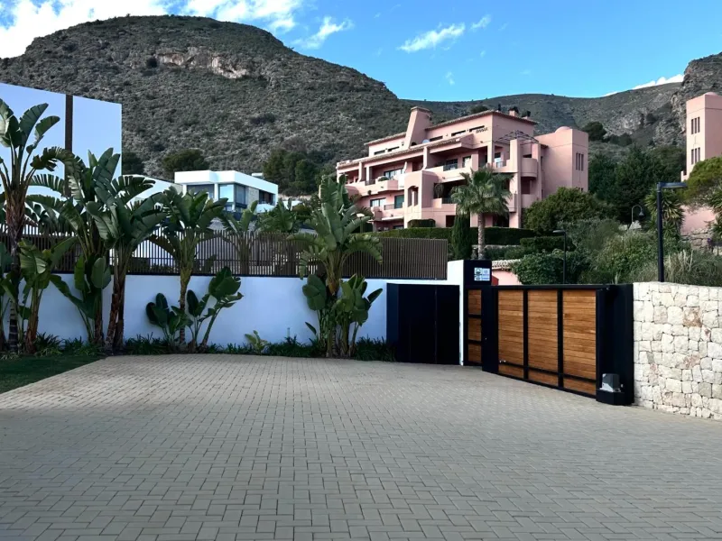 Unique Villa in Sierra Cortina