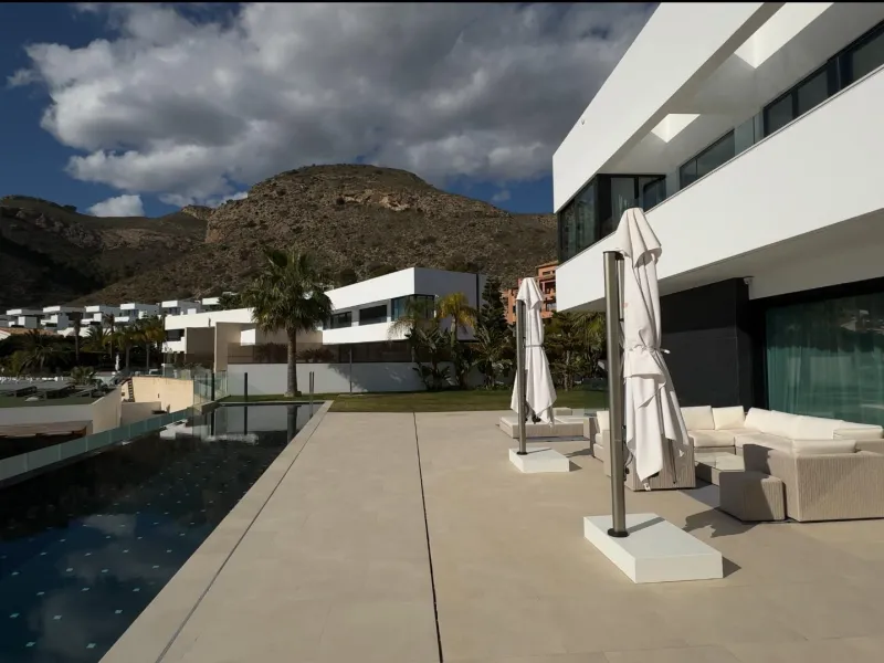 Unique Villa in Sierra Cortina