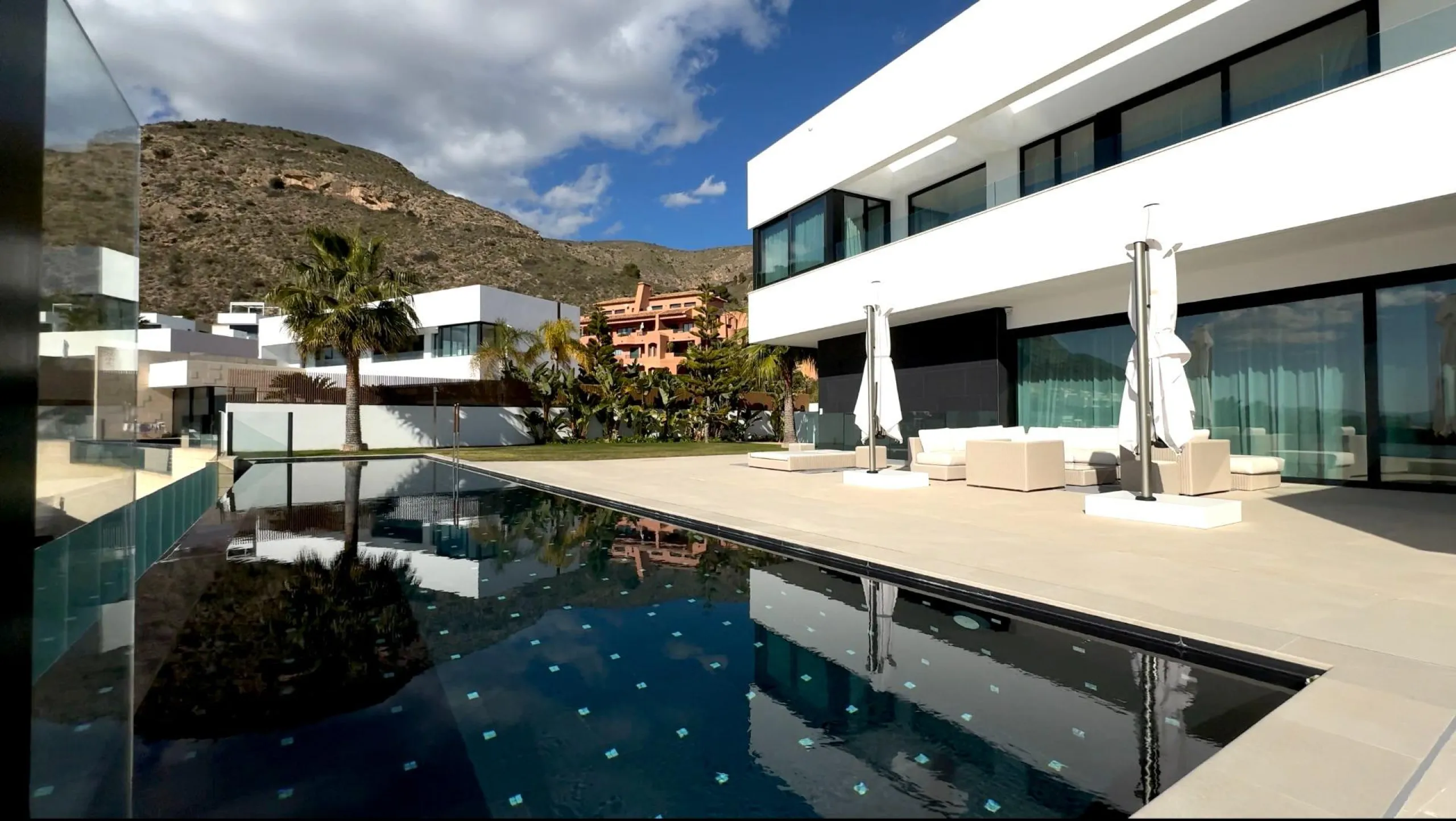 Unique Villa in Sierra Cortina