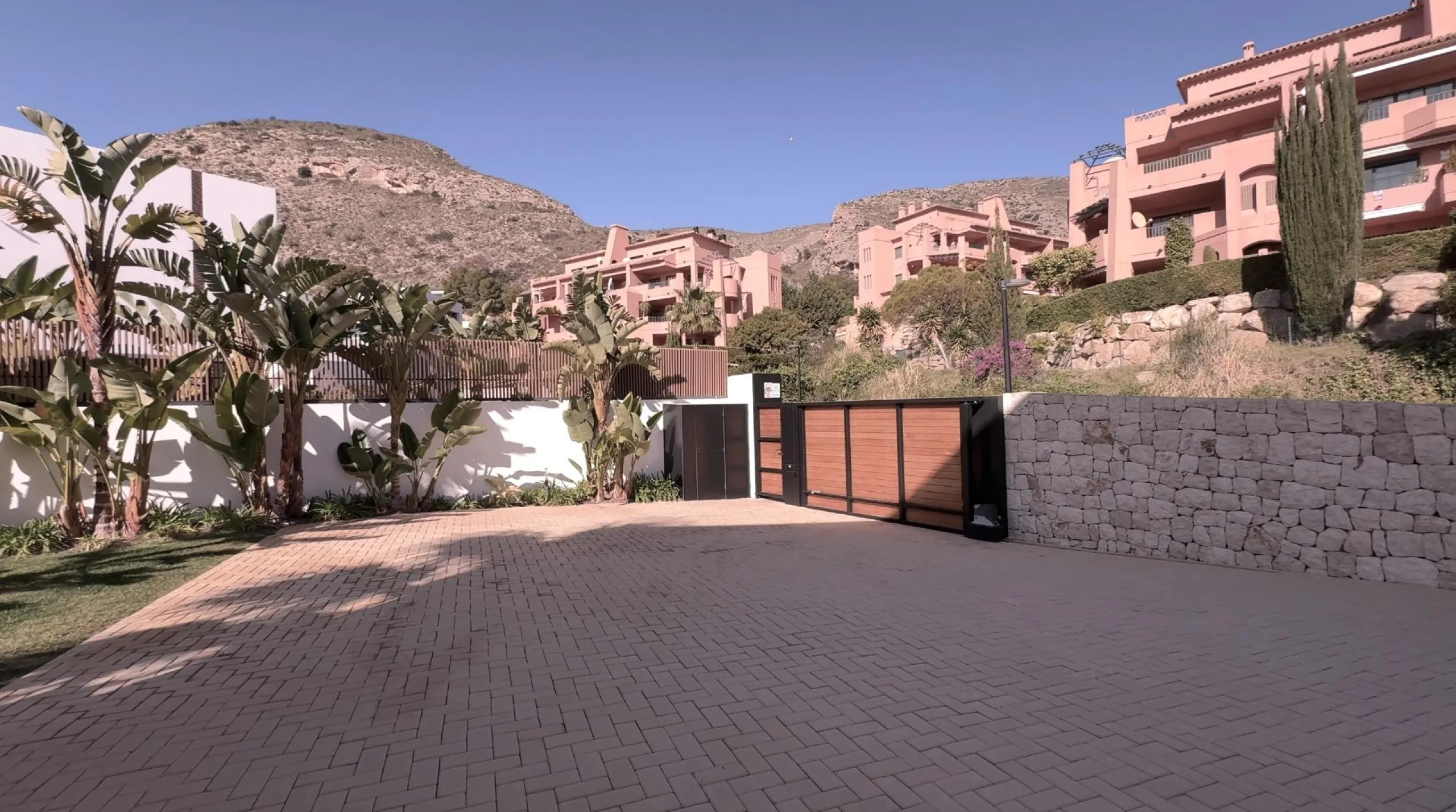 Unique Villa in Sierra Cortina