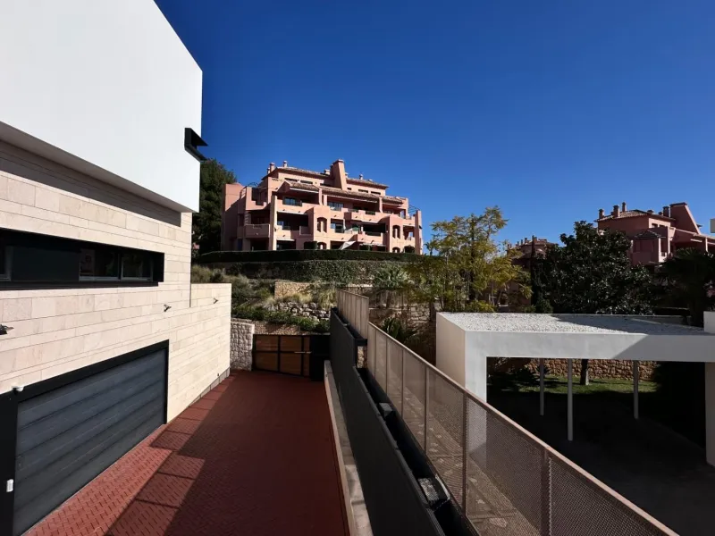 Unique Villa in Sierra Cortina