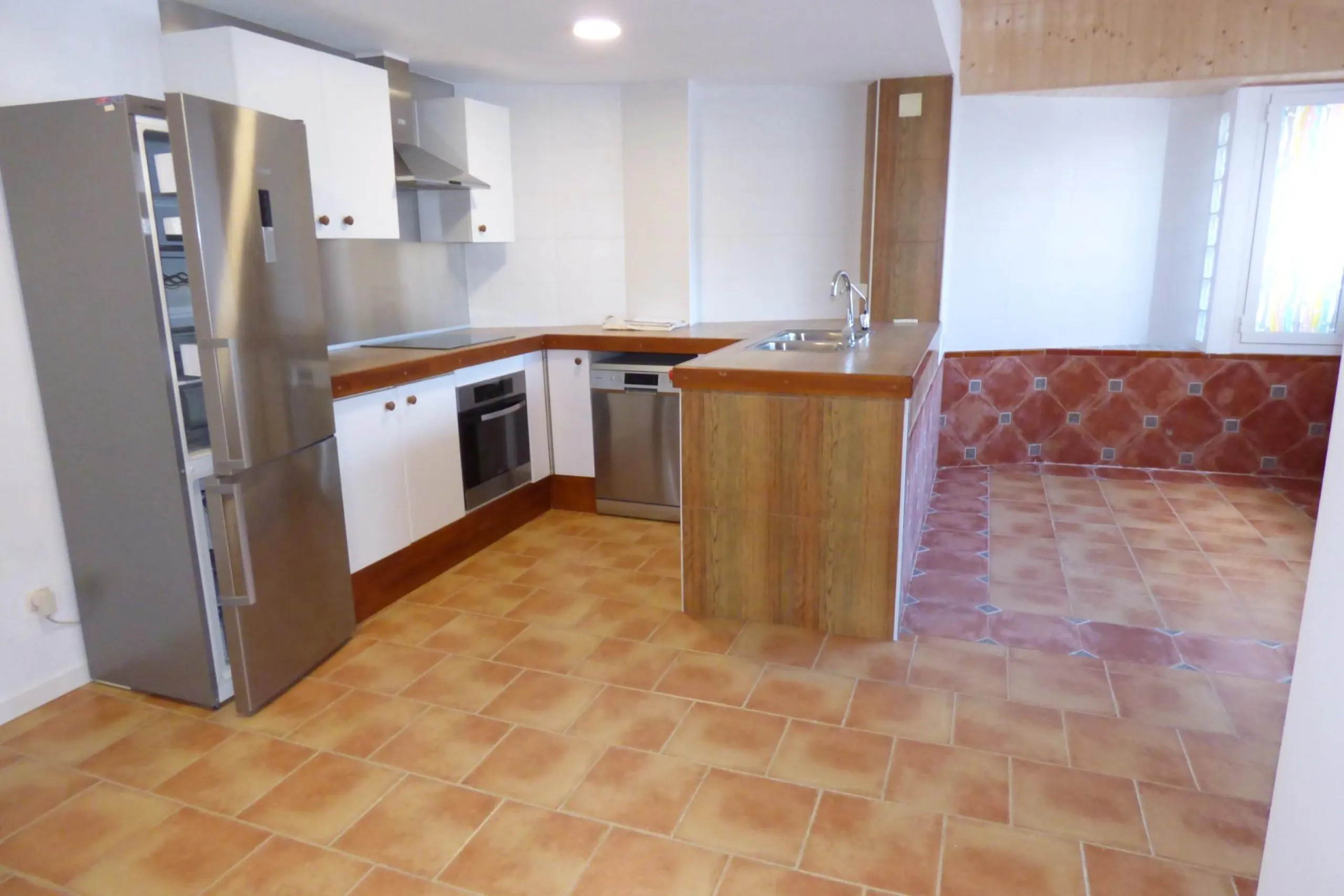 CHALET ADOSADO LISTO PARA ENTRAR A VIVIR EN SAN JUAN