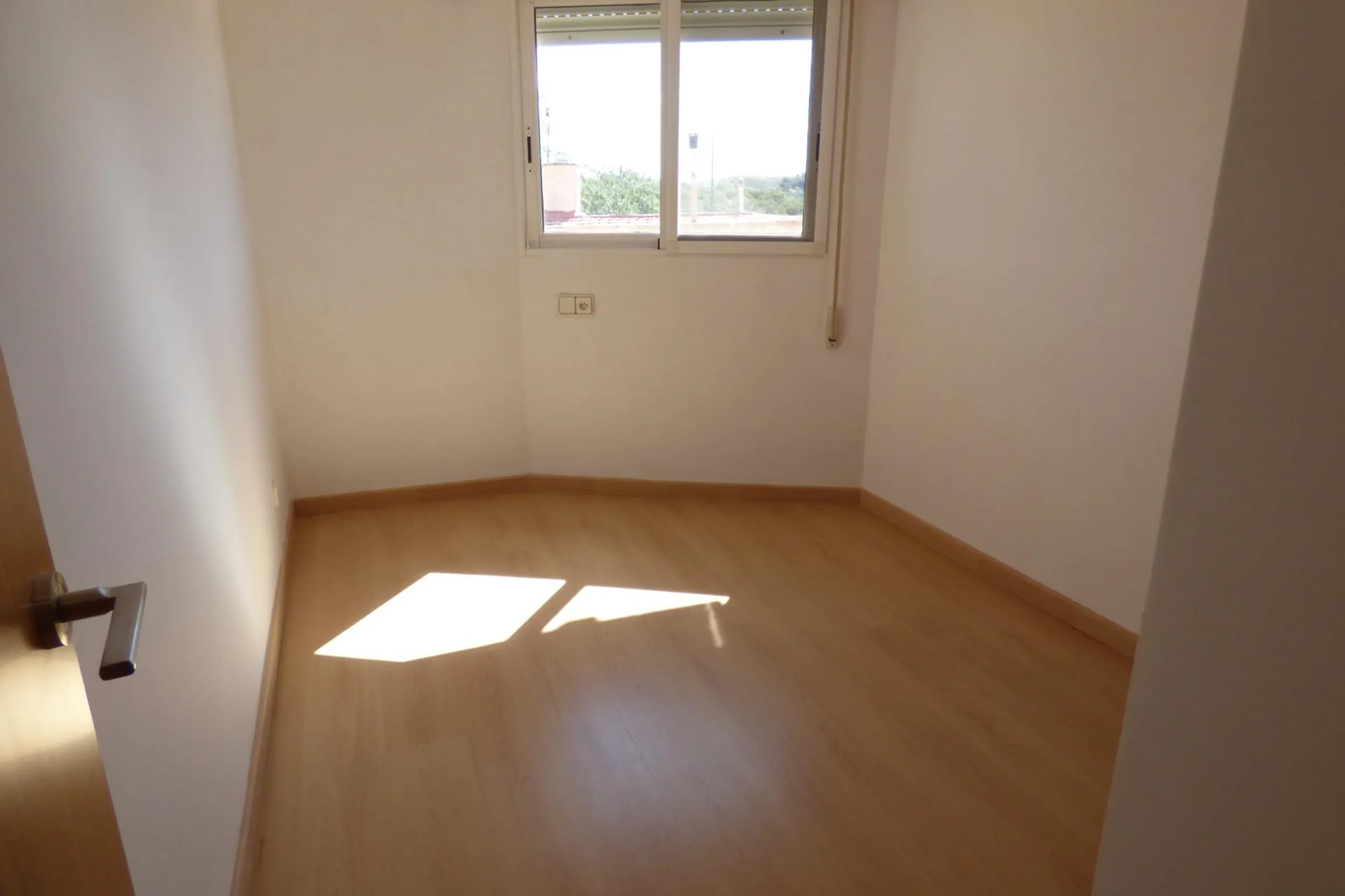 CHALET ADOSADO LISTO PARA ENTRAR A VIVIR EN SAN JUAN