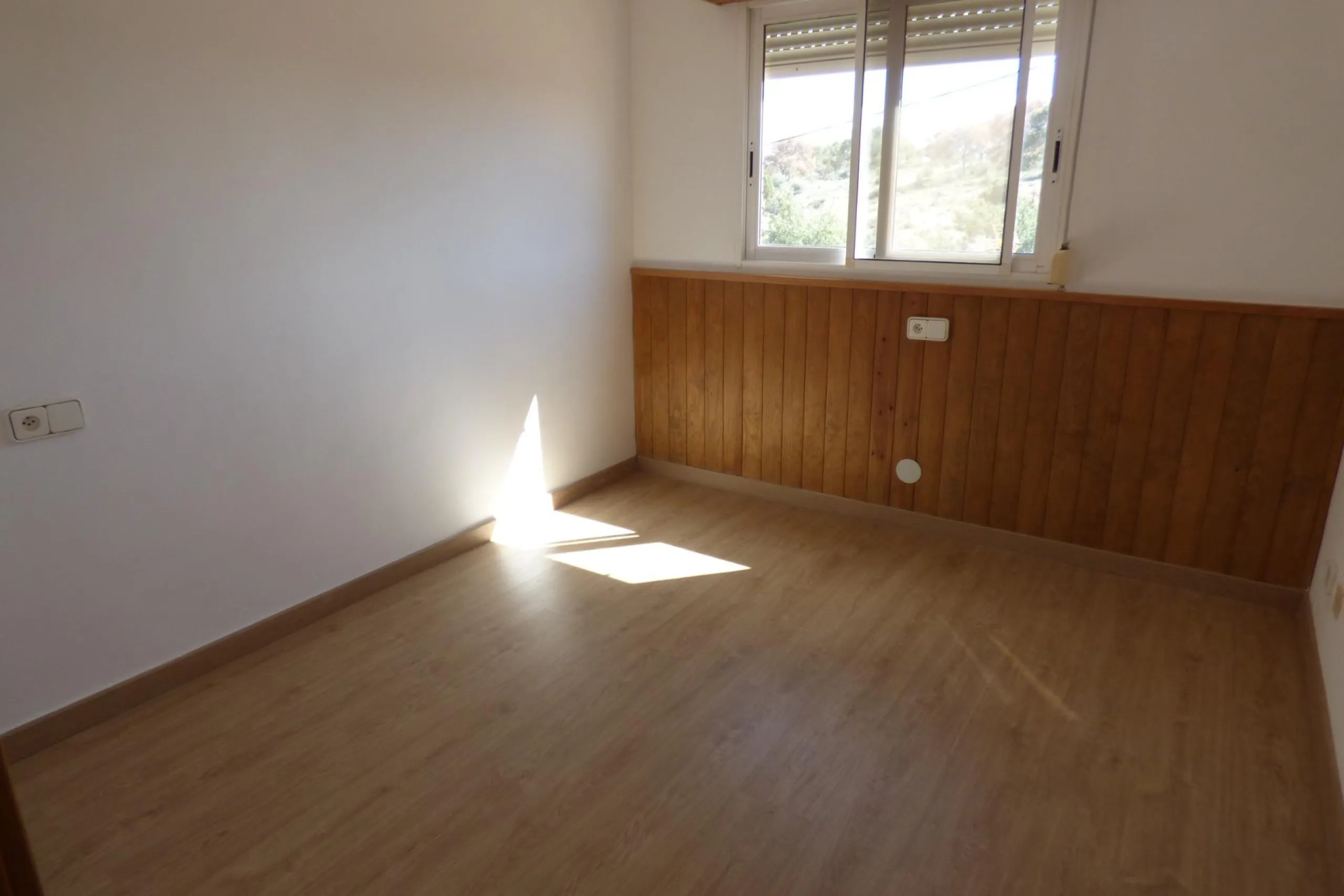CHALET ADOSADO LISTO PARA ENTRAR A VIVIR EN SAN JUAN