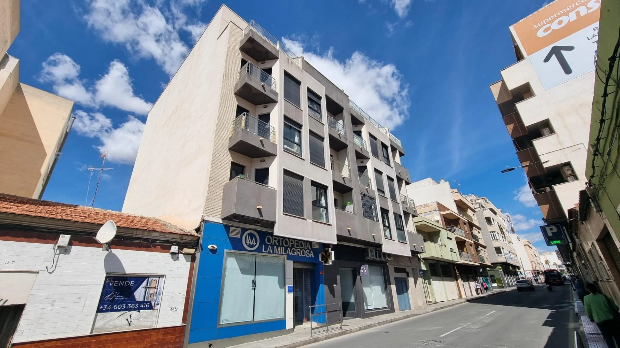 Elegante piso en cetro de Torrevieja + plaza de parking incluido !