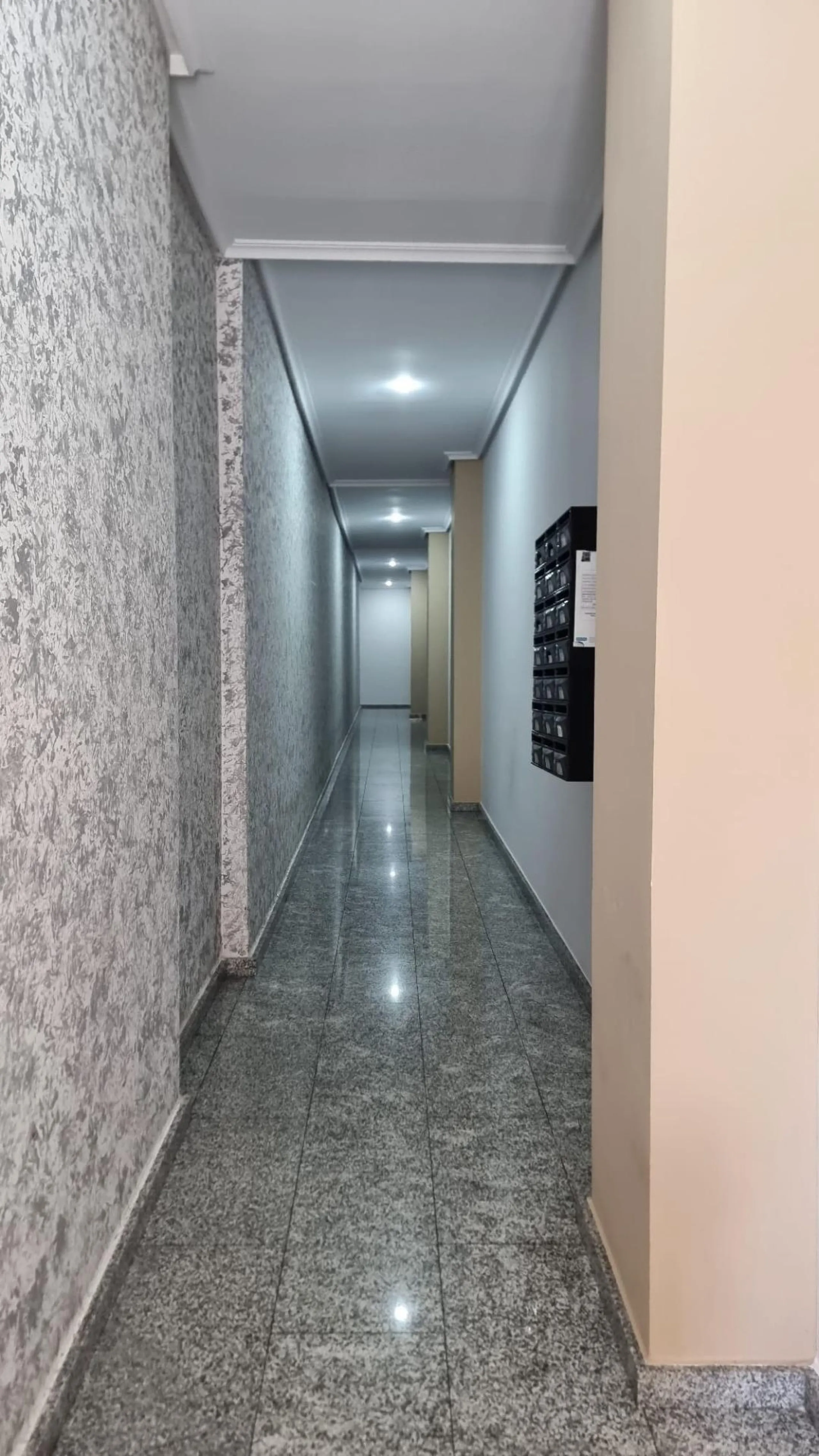 Elegante piso en cetro de Torrevieja + plaza de parking incluido !